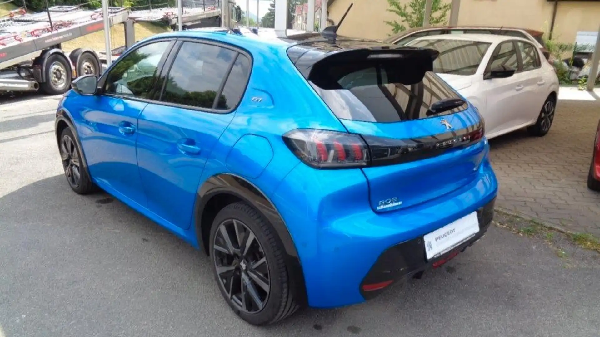 Peugeot 208 GT EAT8 Pano, Full-LED, Alcantara ,Navi Blau - 2