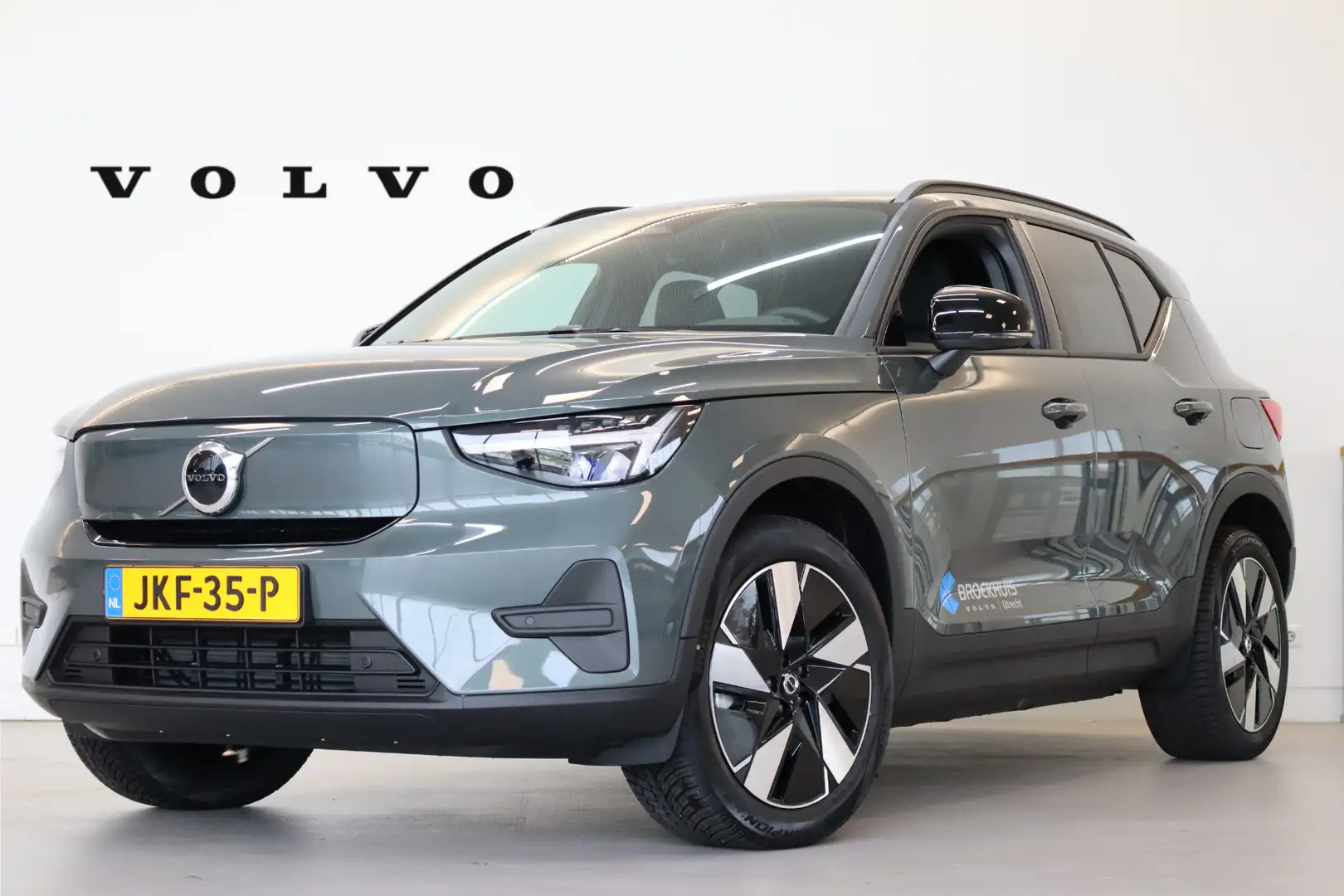 Volvo EX40 Extended Range 82 kWh 252PK Business Climate Pack Grün - 1