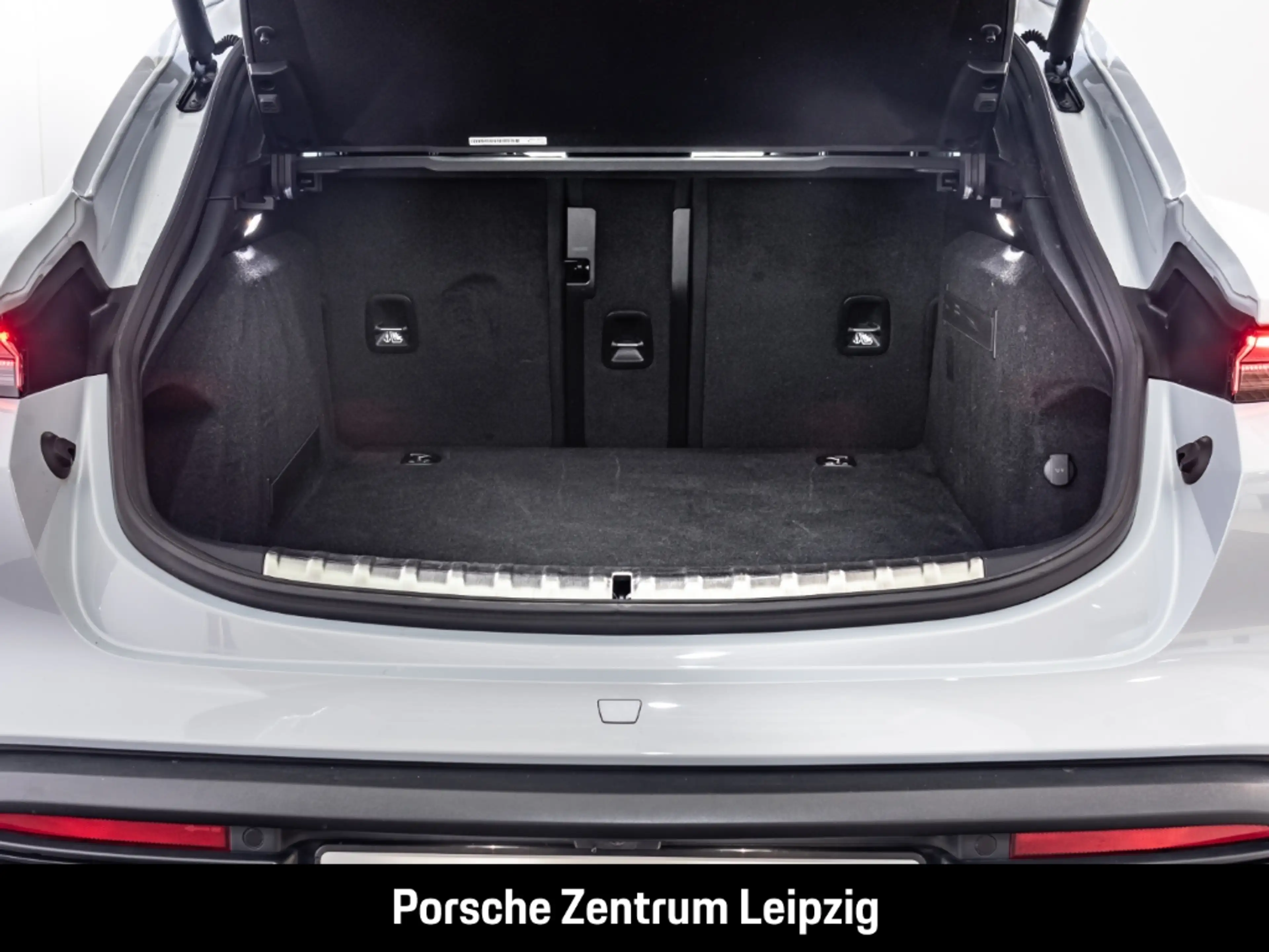 Porsche Taycan 4S Cross Turismo Soft-Close BOSE ACC Chrono — photo 12