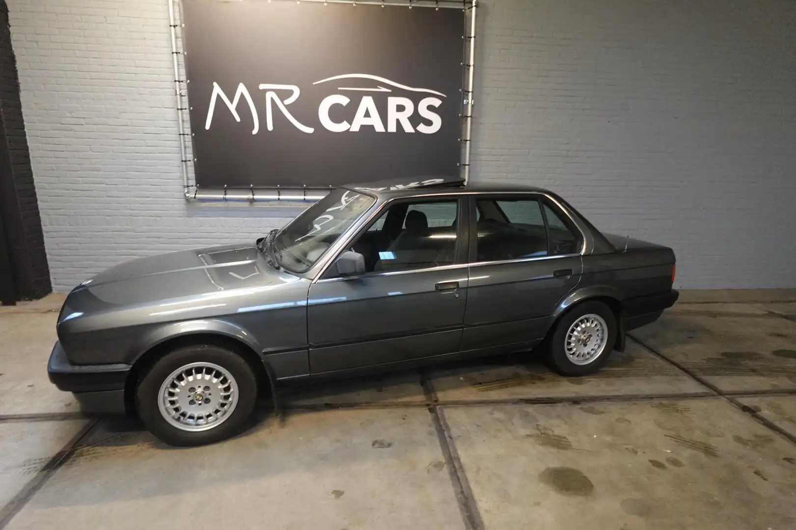 BMW 320 3-serie 320i Automaat met slechts 128dkm Gri - 1