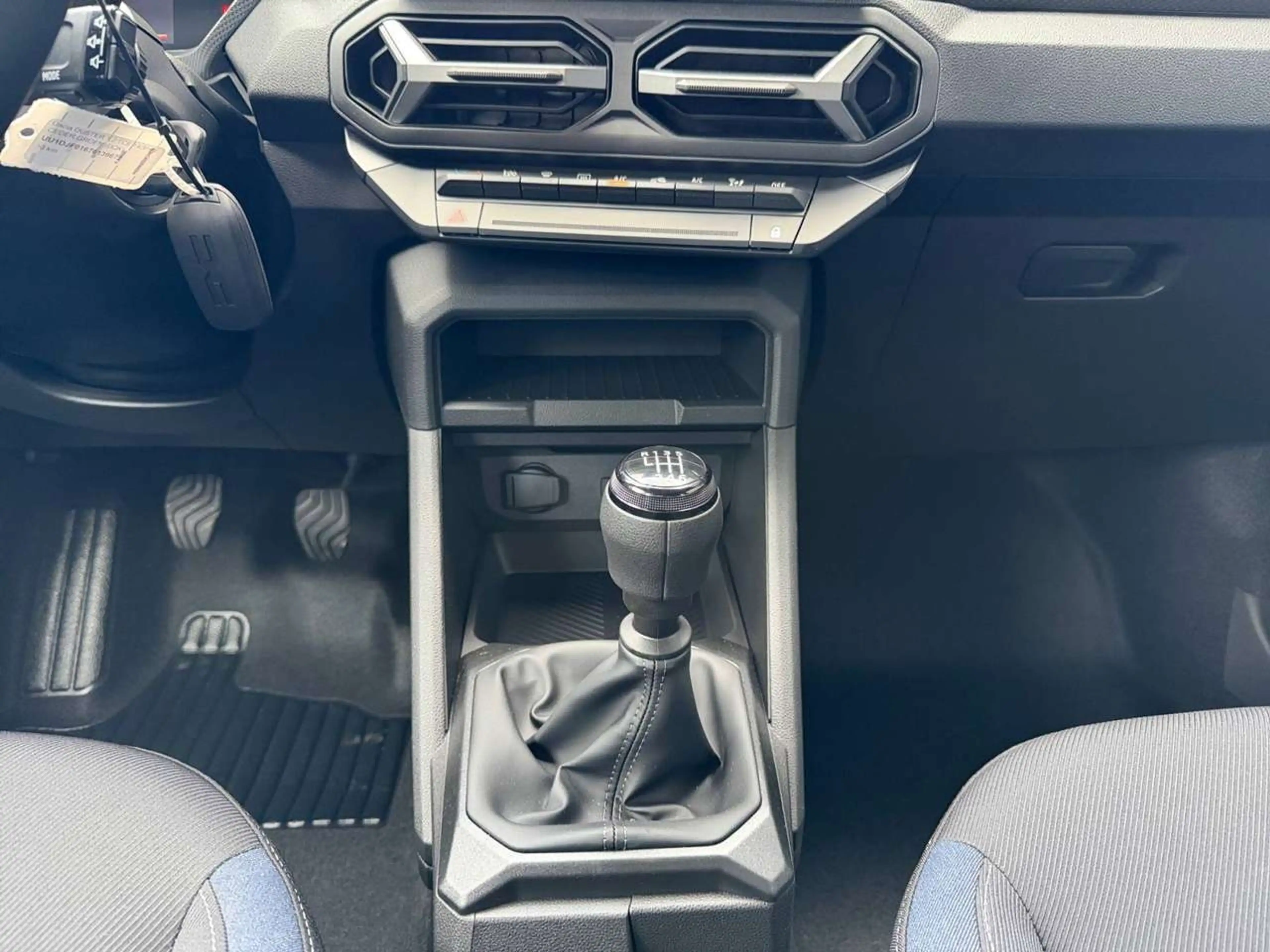 Dacia Duster 1.2 TCE 140PK EXPRESSION MHEV COLD PACK — photo 12