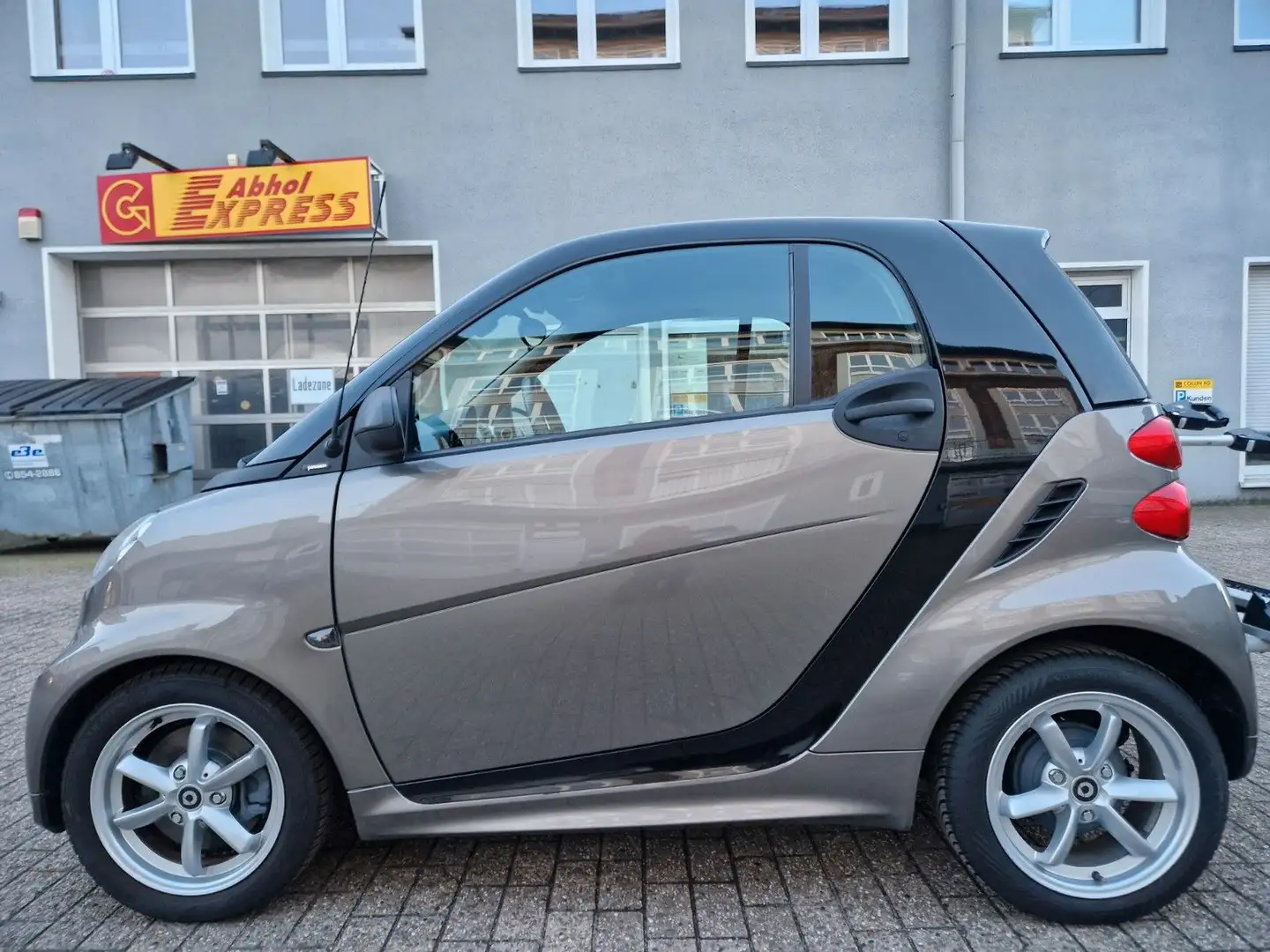 smart forTwo VOLLAUSSTATTUNG,FAHRADTRÄGER,INSP+TÜV NEU Braun - 2