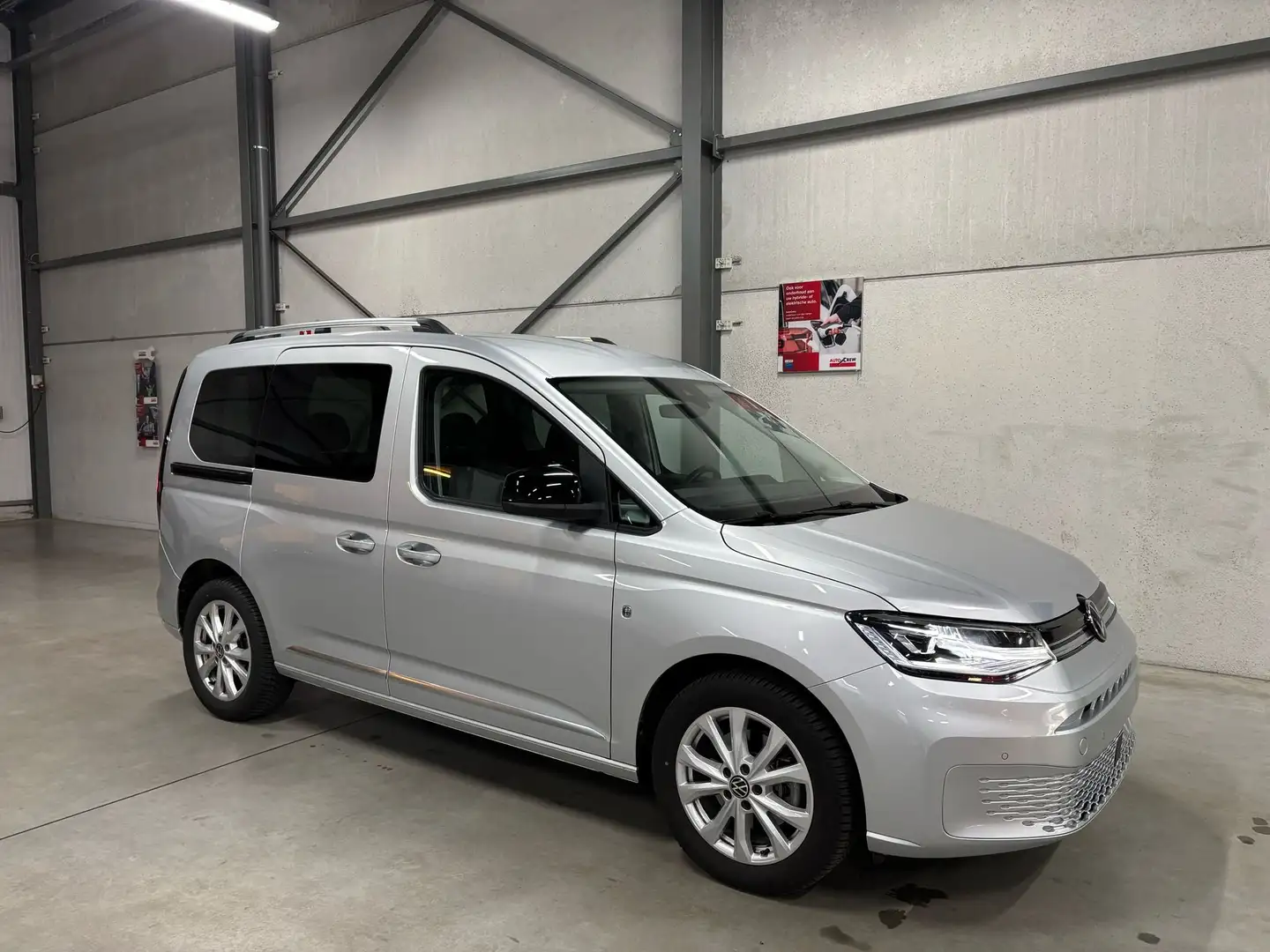 Volkswagen Caddy 1.5 TSI Life 5pl. Argent - 2