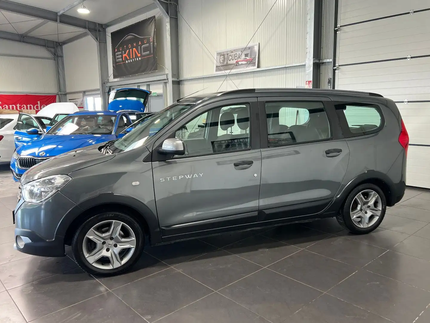 Dacia Lodgy 1.2 Stepway **Navi*Kamera*AHK*PDC*SHZ** Grau - 2