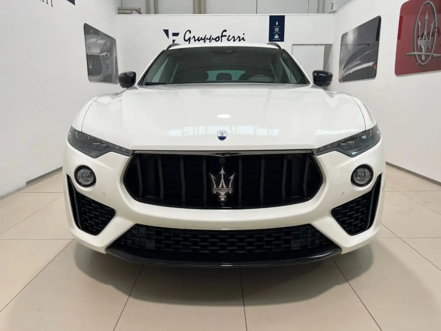 Maserati Levante MY23 2.0 BT AT8 330 CV 4WD GT Hybrid Bianco - 2