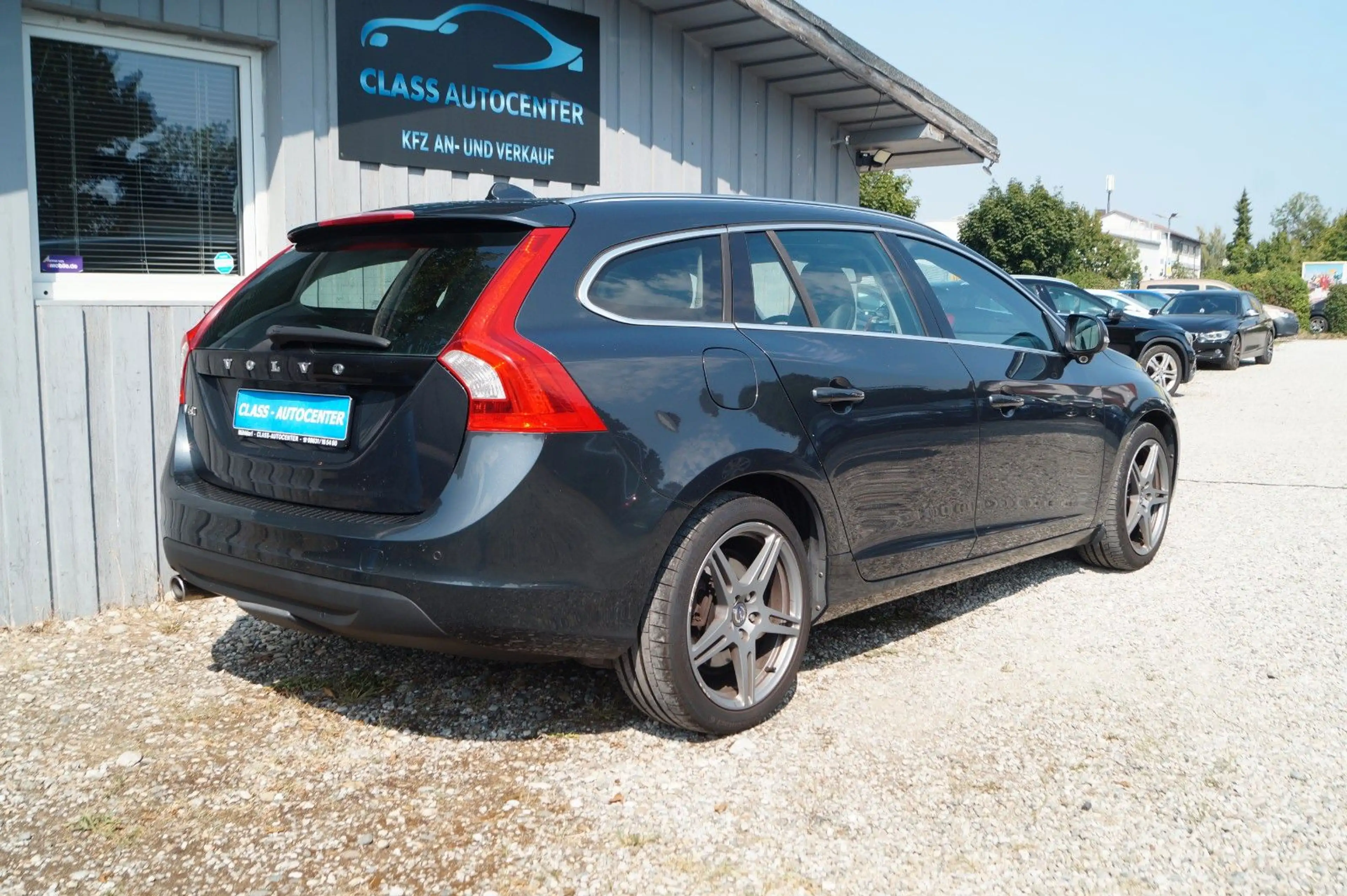 Volvo V60 Kombi Summum|Autom.|2.Hand|Leder|Navi|AHK| — photo 8