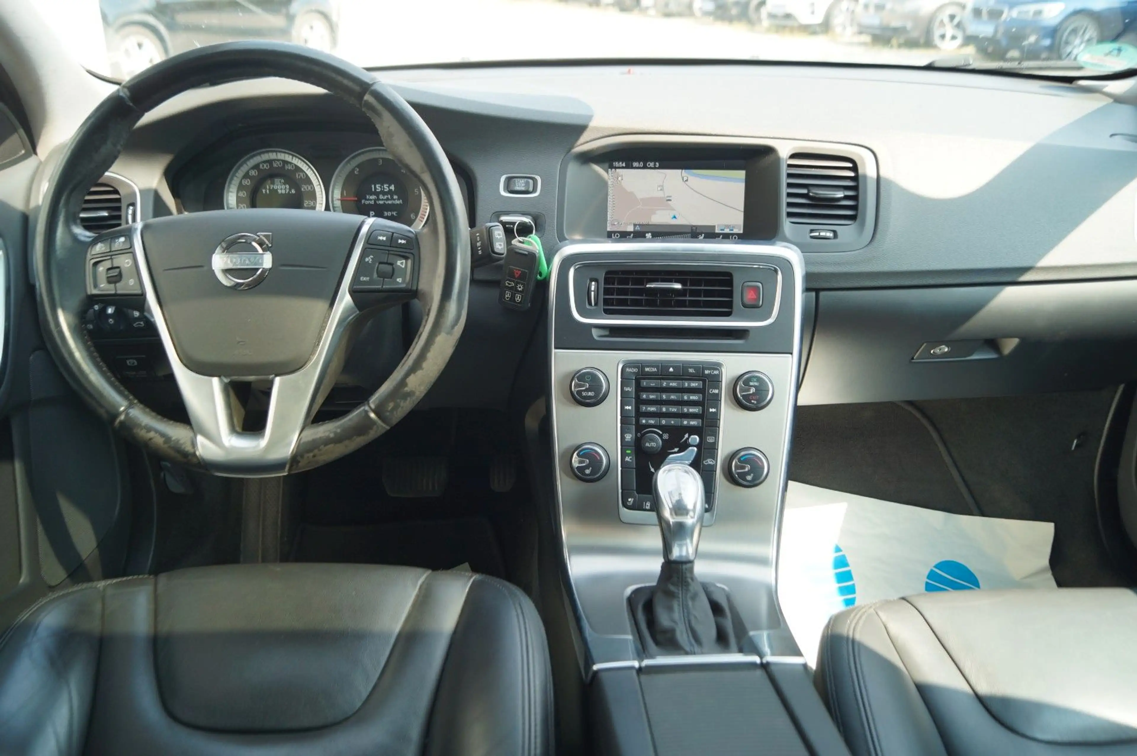 Volvo V60 Kombi Summum|Autom.|2.Hand|Leder|Navi|AHK| — photo 9