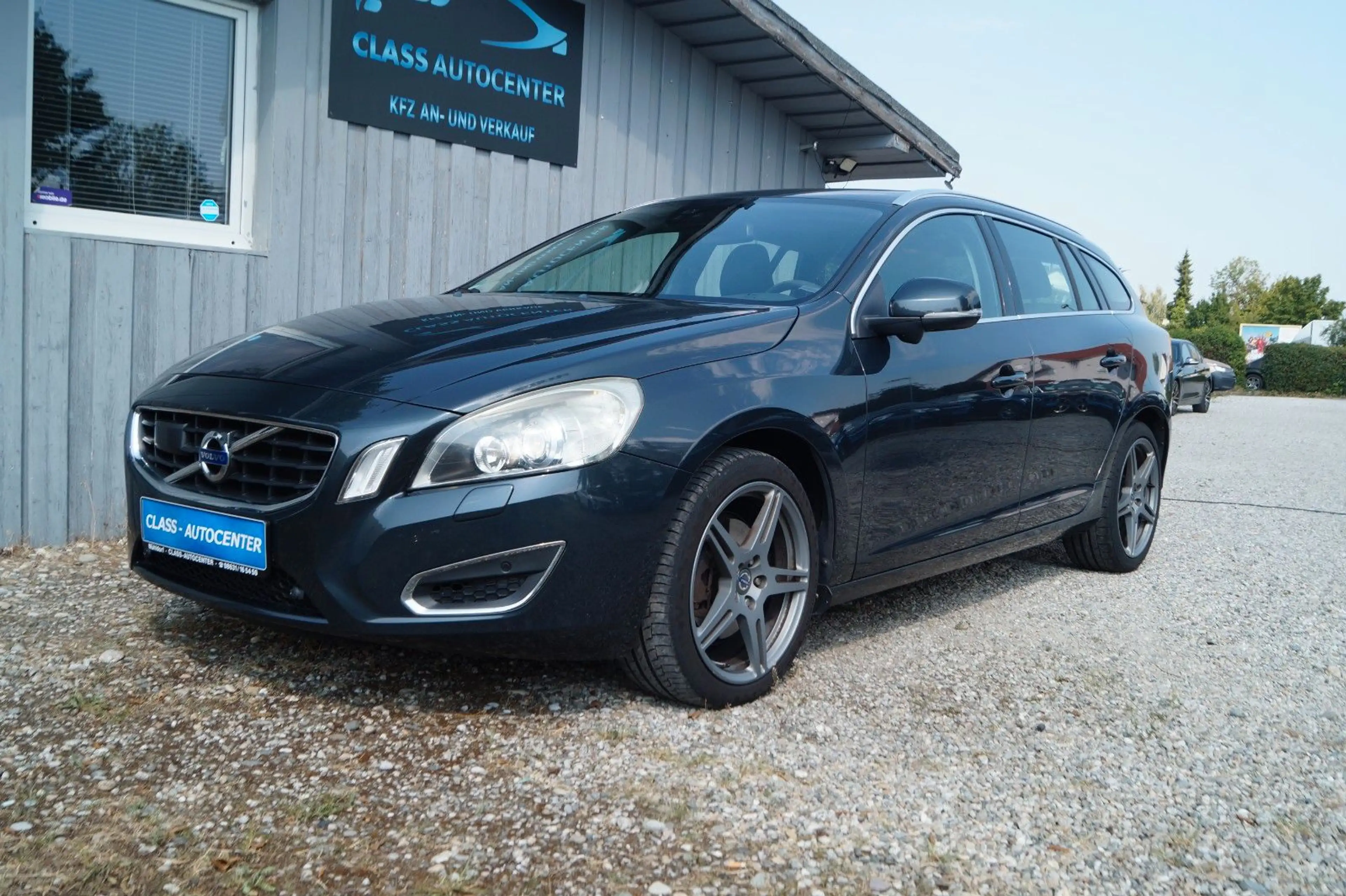 Volvo V60 Kombi Summum|Autom.|2.Hand|Leder|Navi|AHK| — photo 5