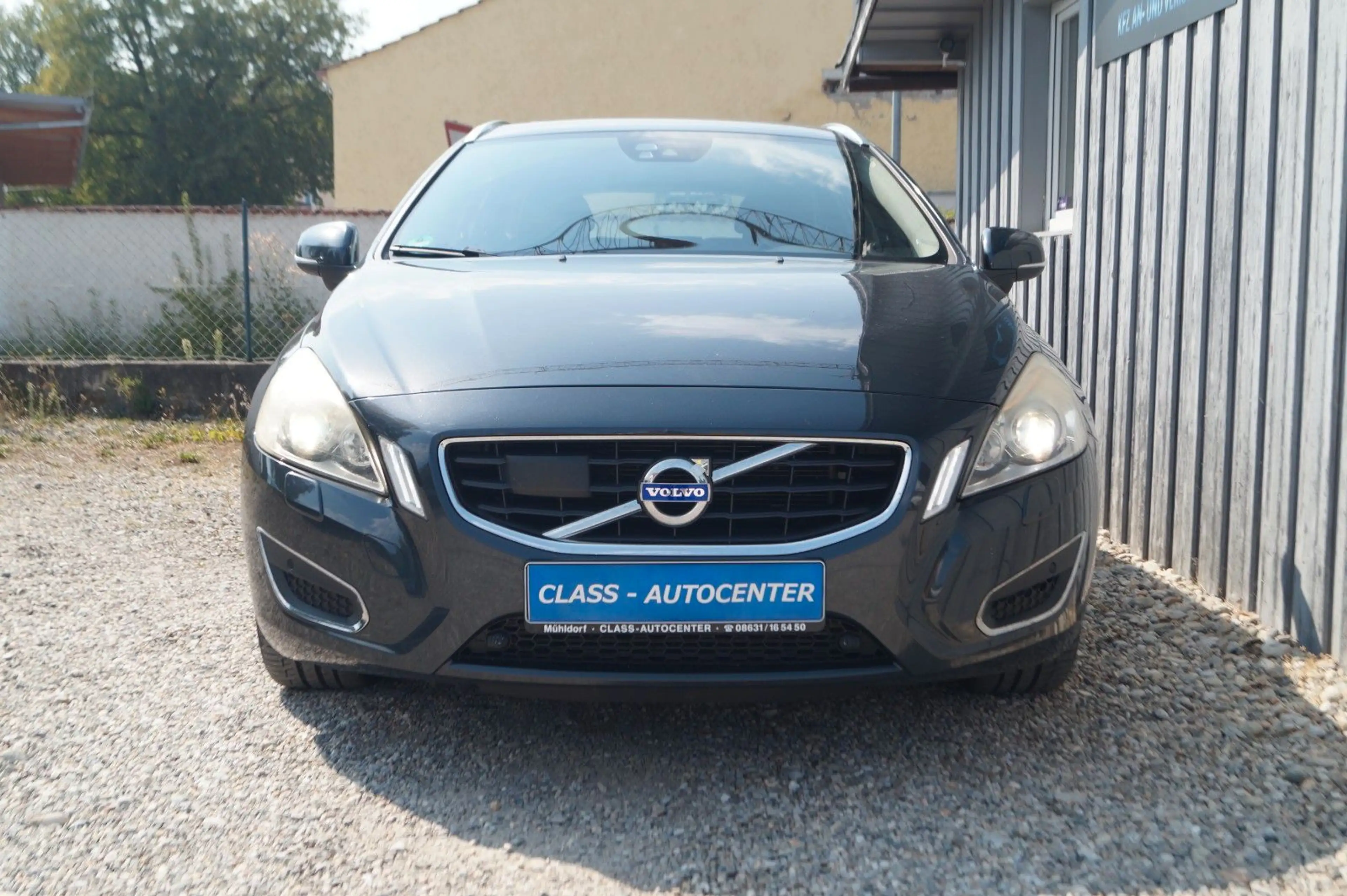 Volvo V60 Kombi Summum|Autom.|2.Hand|Leder|Navi|AHK| — photo 3