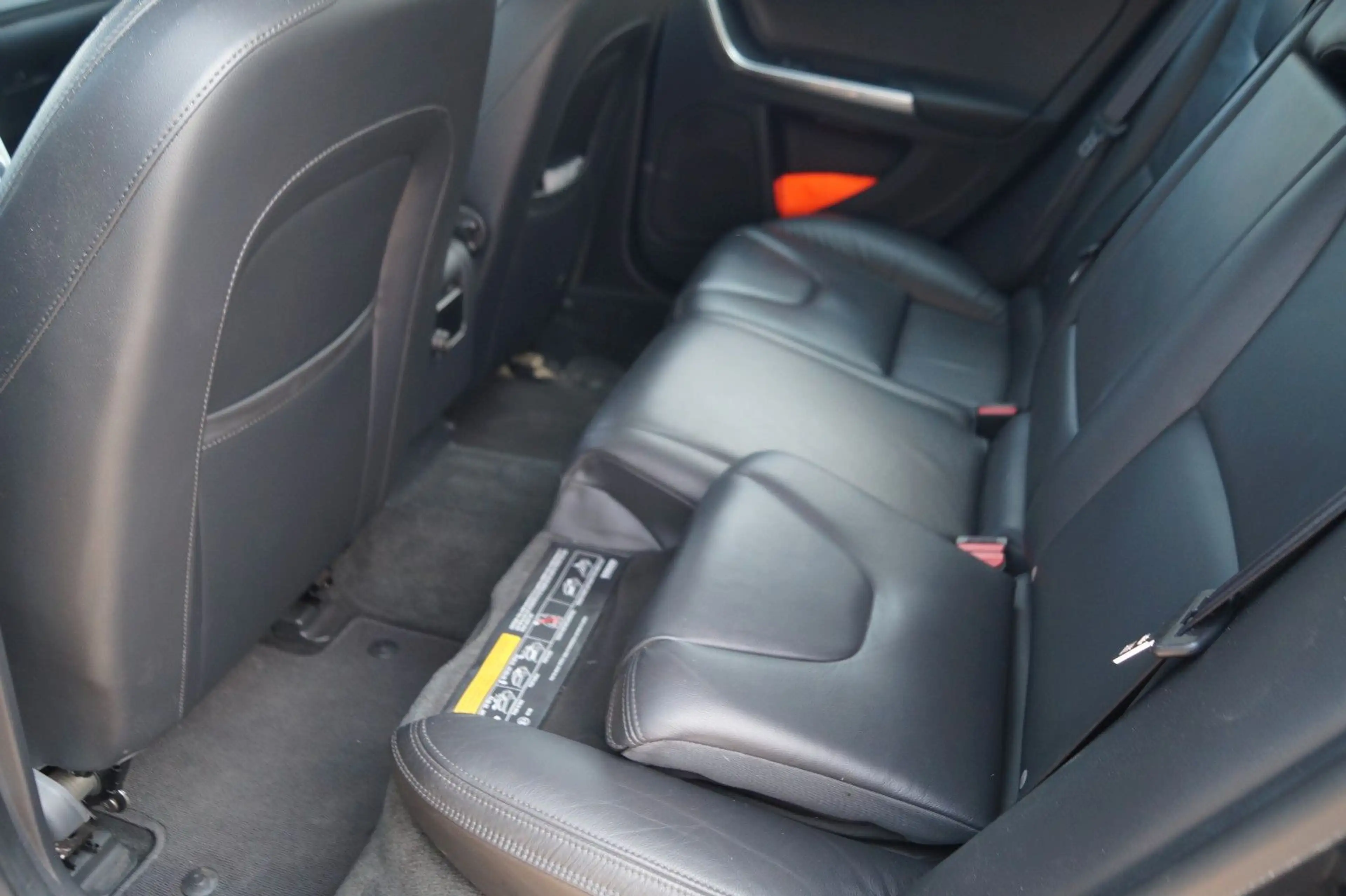 Volvo V60 Kombi Summum|Autom.|2.Hand|Leder|Navi|AHK| — photo 12