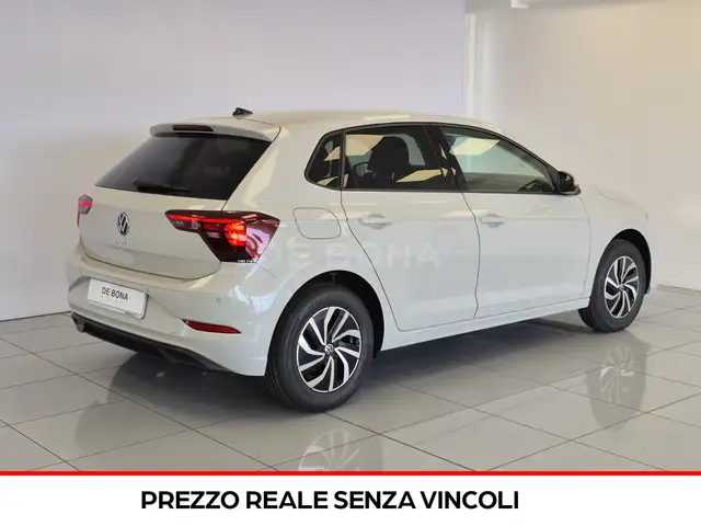 Volkswagen Polo view 4