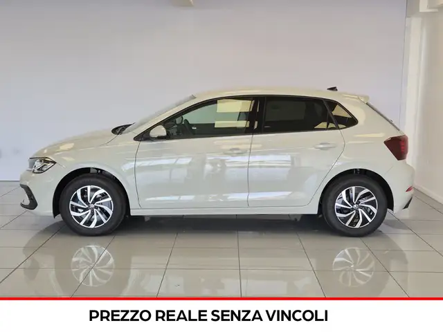 Volkswagen Polo view 3