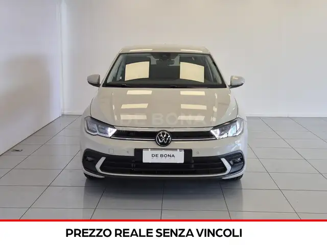 Volkswagen Polo view 2