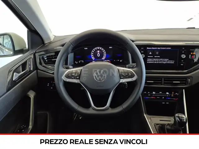 Volkswagen Polo view 10