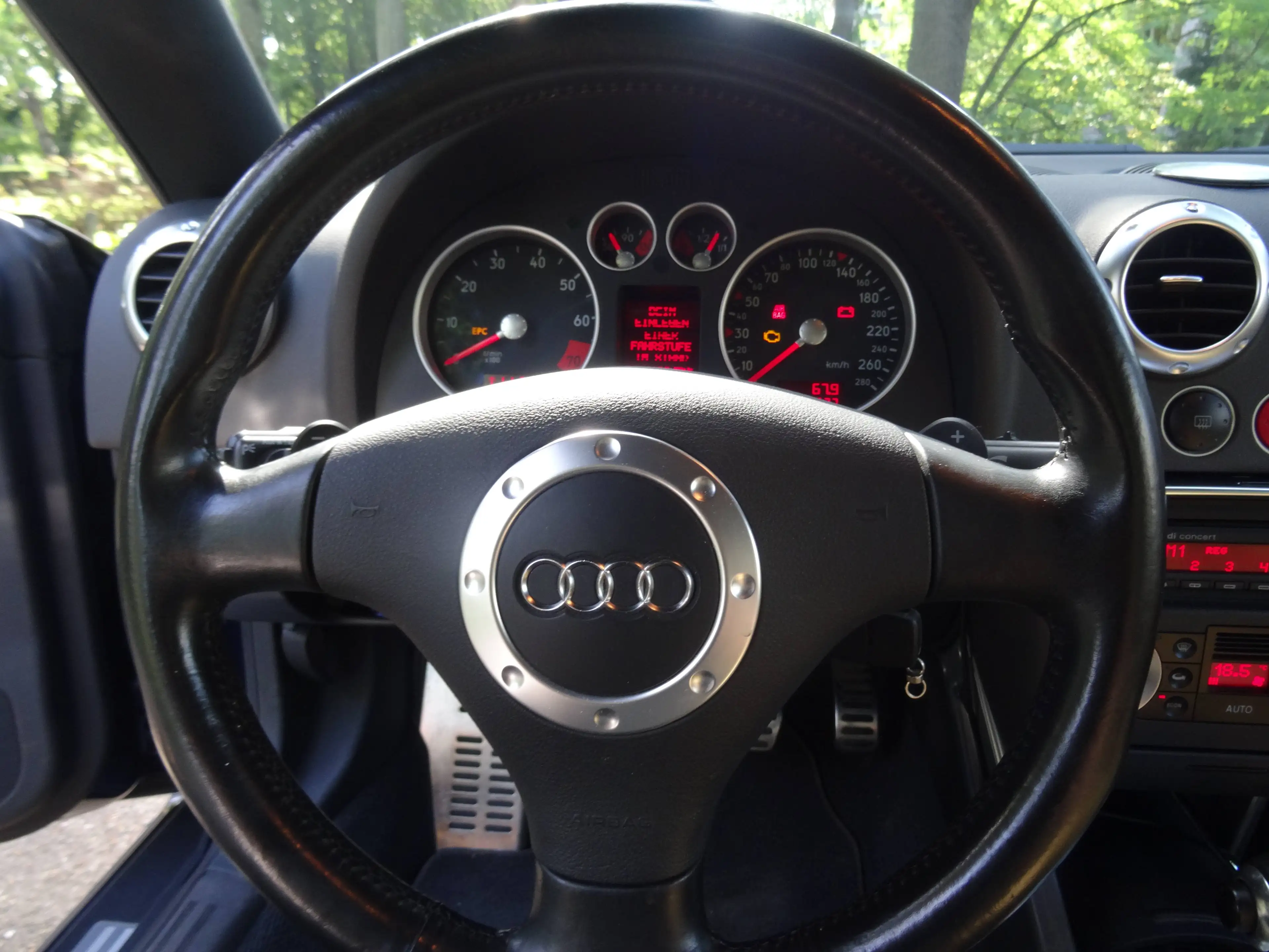 Audi TT 3.2 V6 quattro — photo 10