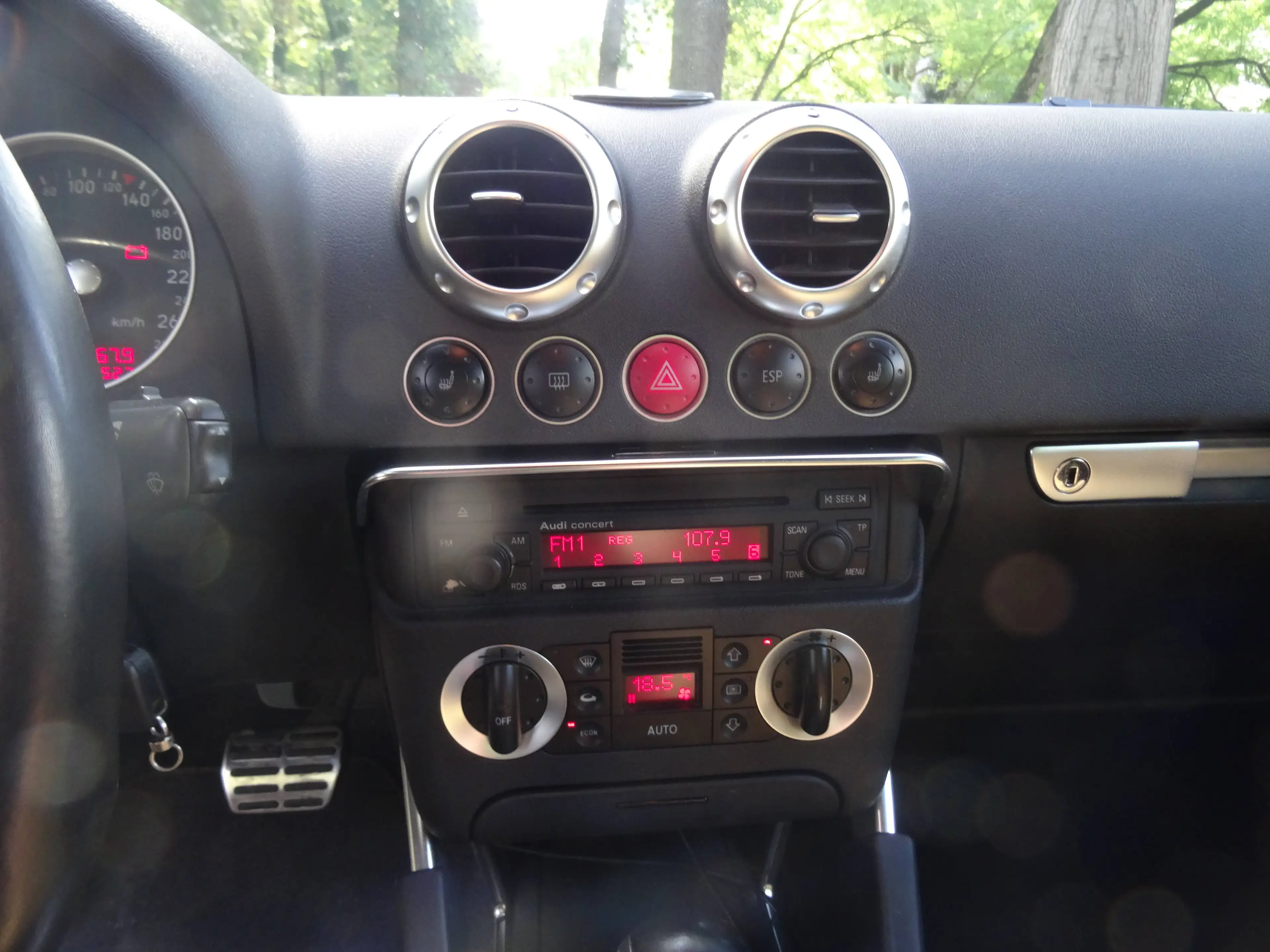 Audi TT 3.2 V6 quattro — photo 12