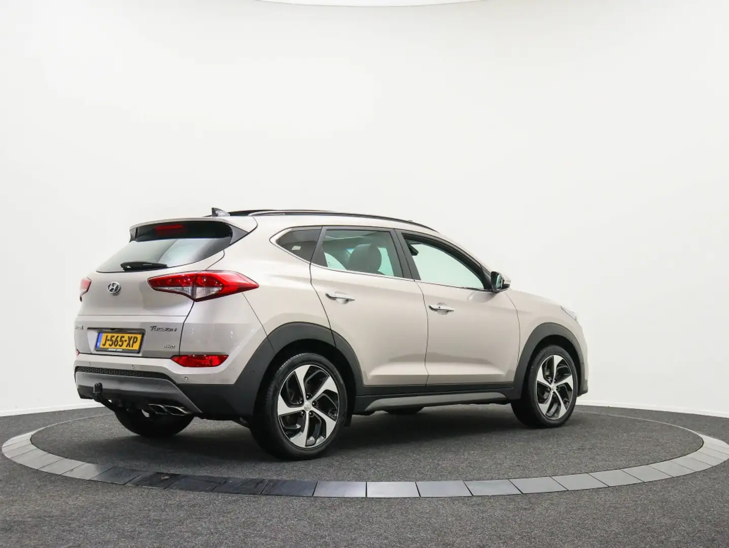 Hyundai TUCSON 1.6 T-GDi 177PK Premium 4WD Automaat | Panoramadak Grigio - 2
