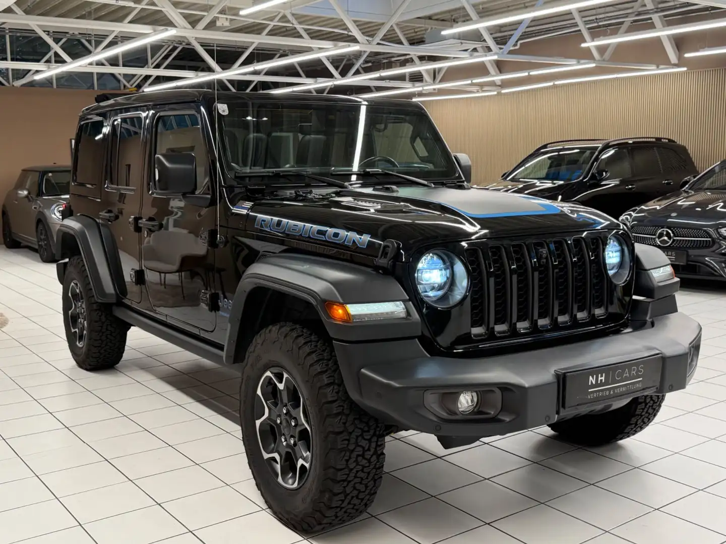 Jeep Wrangler Rubicon 2.0 PHEV 380 PS AT 4xe Schwarz - 1