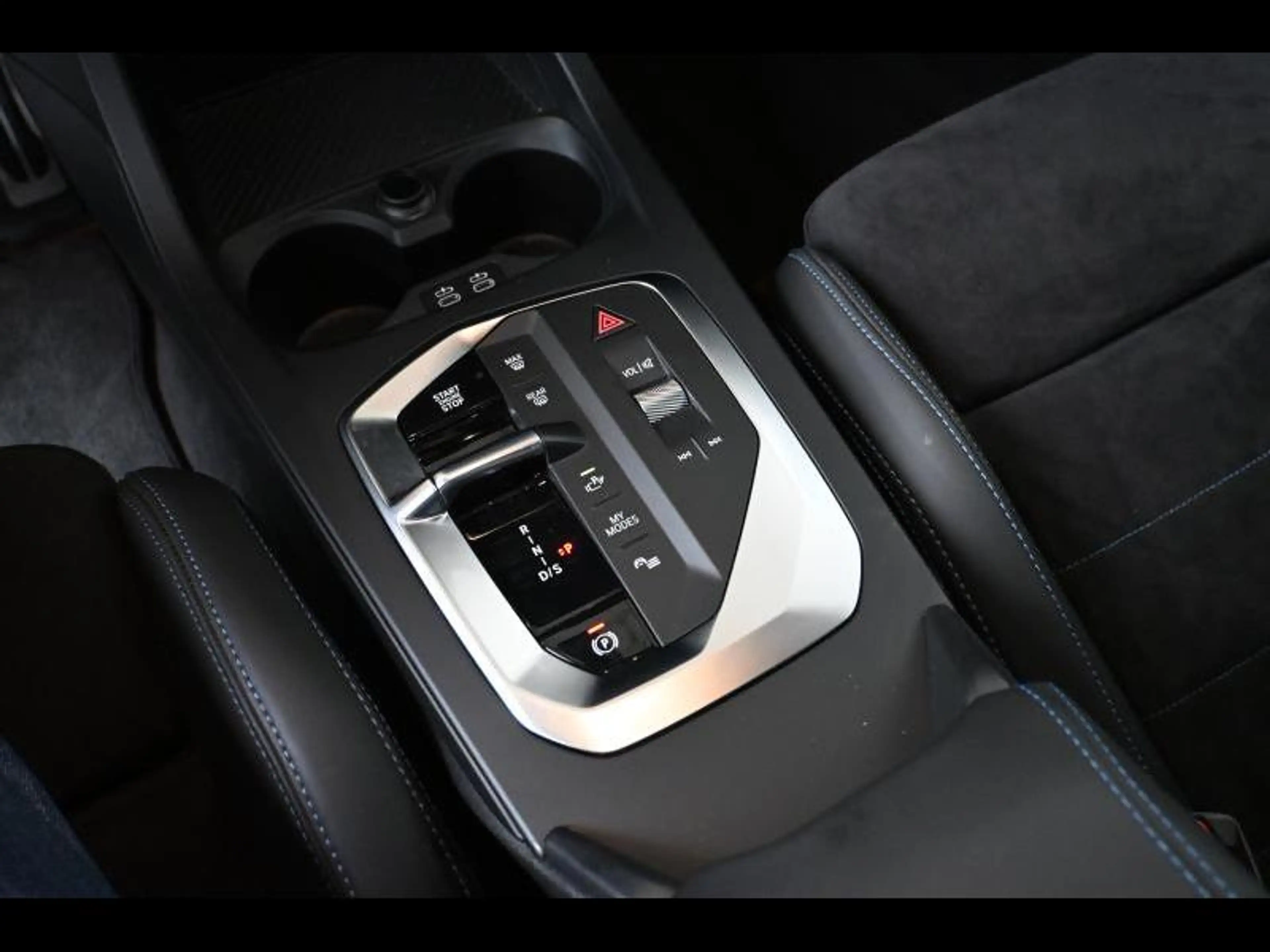 BMW 120 M SPORT - PANODAK - ACC — photo 10