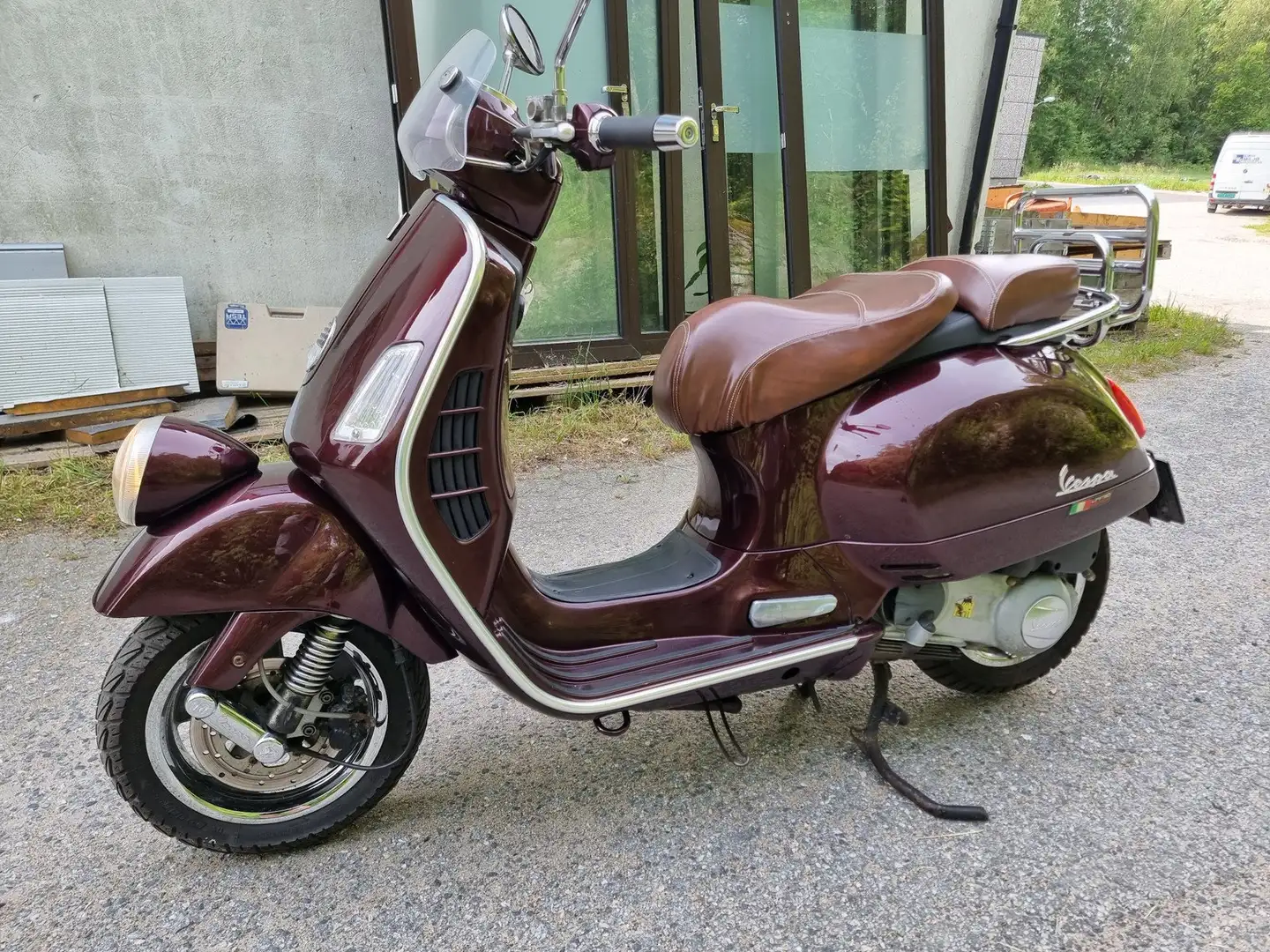 Vespa GTV 300 Rood - 1