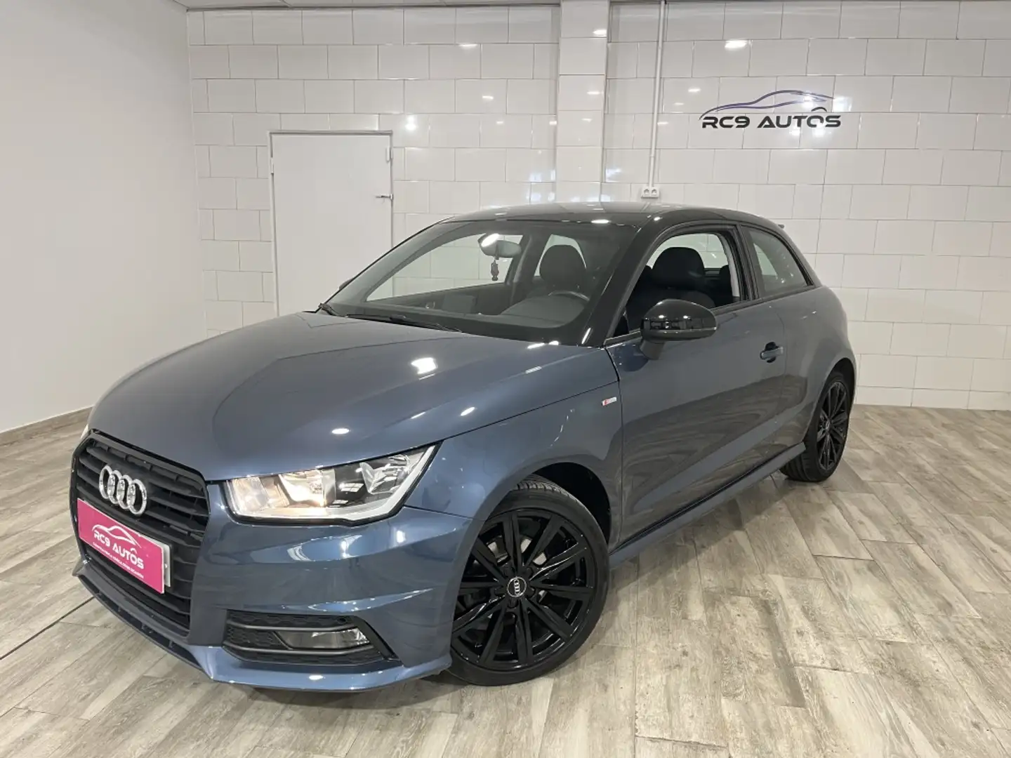 Audi A1 Sportback 1.4TDI Design Bleu - 2