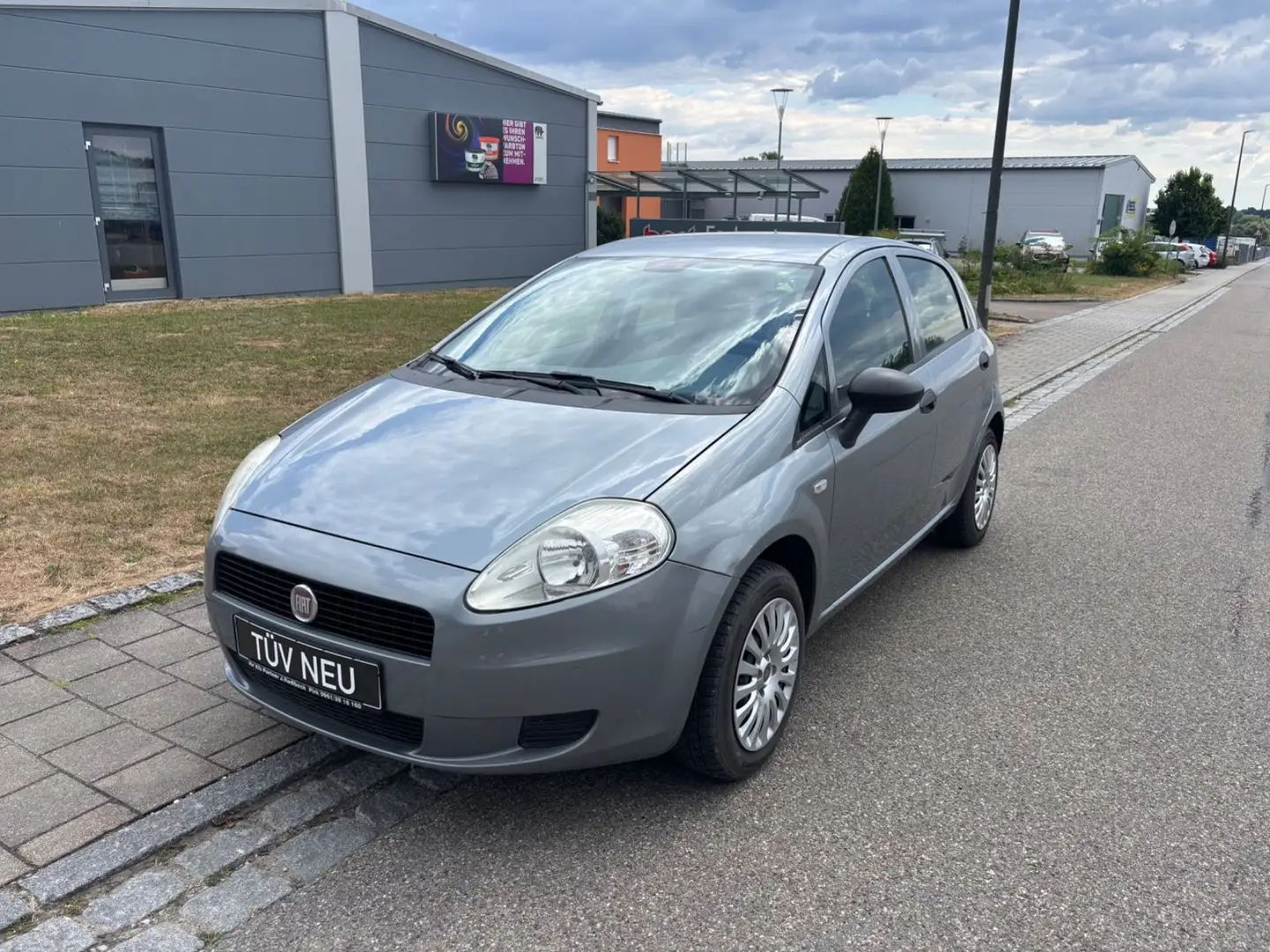 Fiat Grande Punto 1.2 8V  TÜV&SERVICE NEU ! - 1
