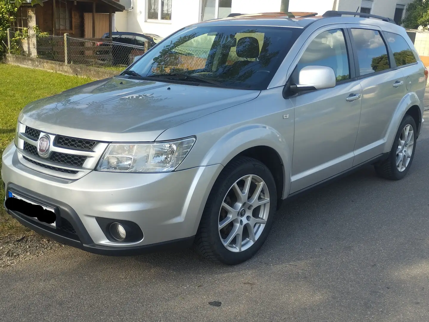 Fiat Freemont Freemont Diesel 2.0 Multijet 16V DPF Urban Grau - 1