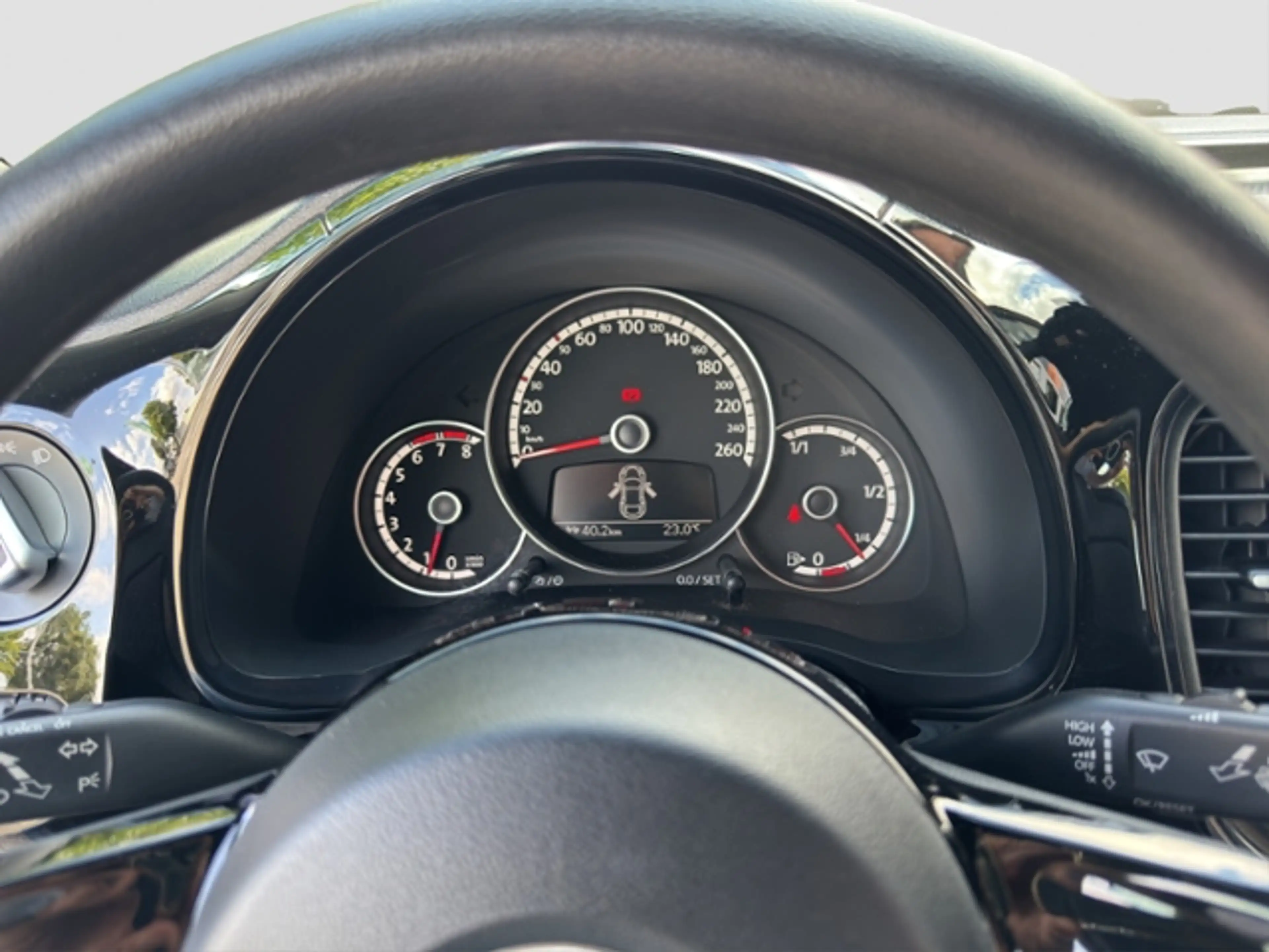 Volkswagen Beetle Cabriolet 1,2 l TSI — photo 15