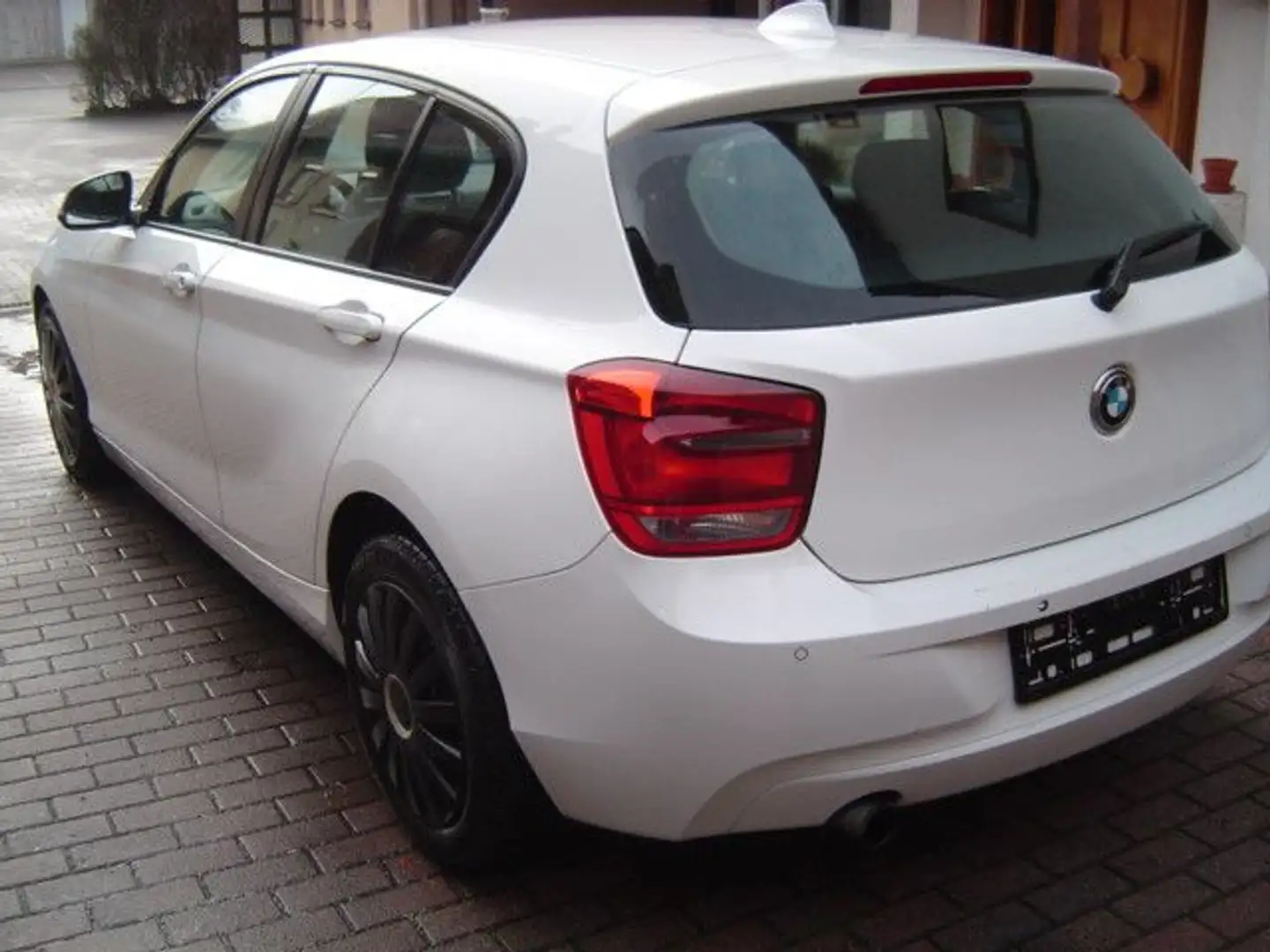 BMW 114 Baureihe 1 Lim. 5-trg. 114i Blanc - 2