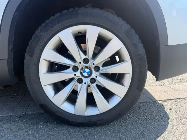 BMW X1 view 9