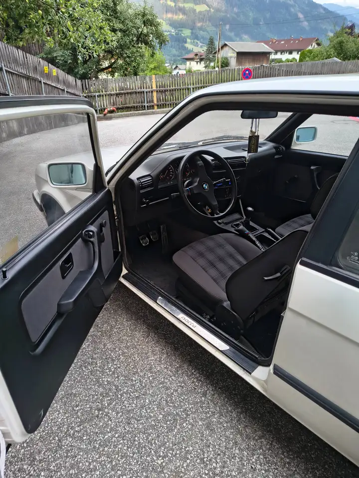 BMW 318is, foto 6