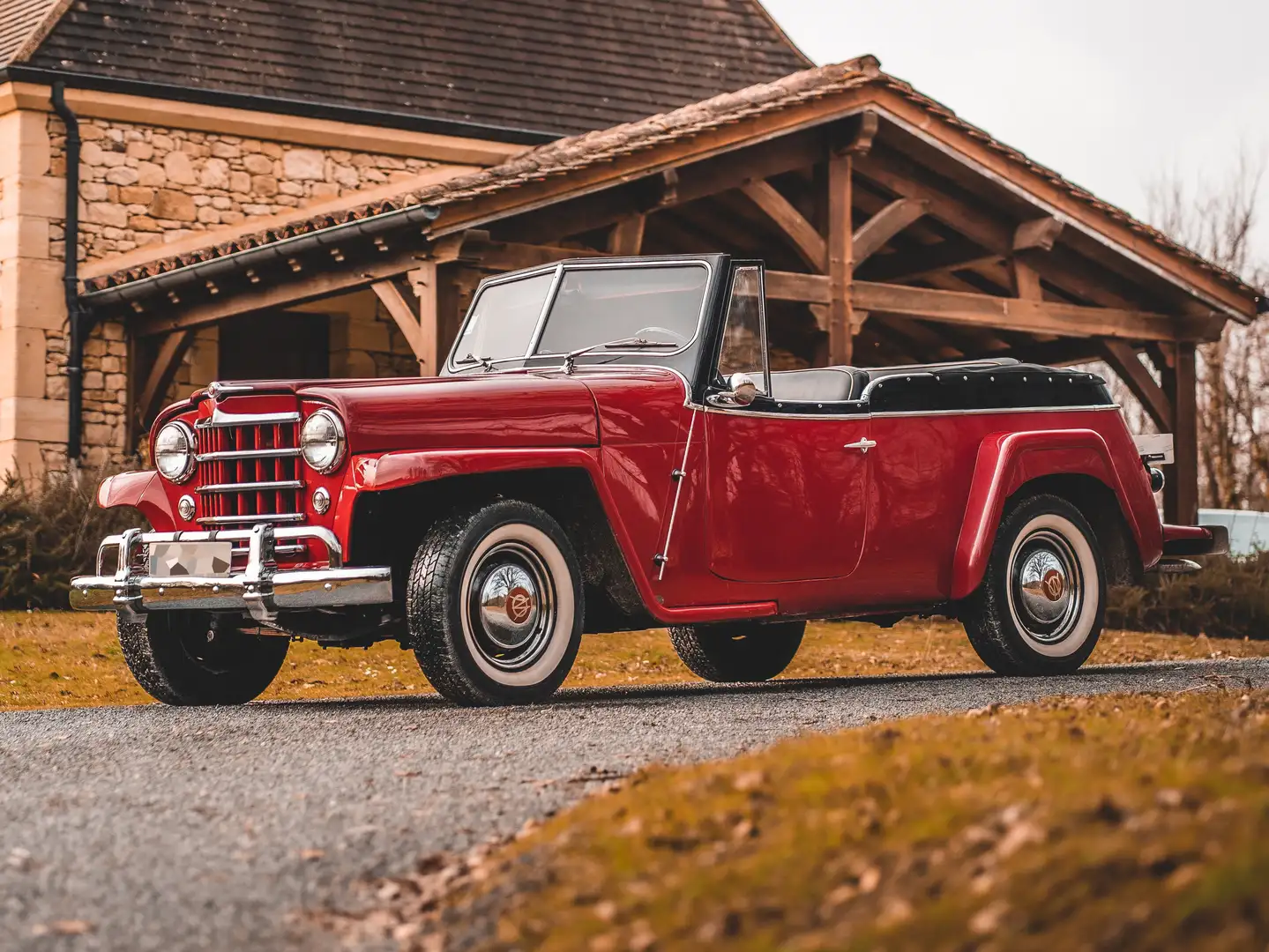 Jeep Willys Jeepster Rood - 1