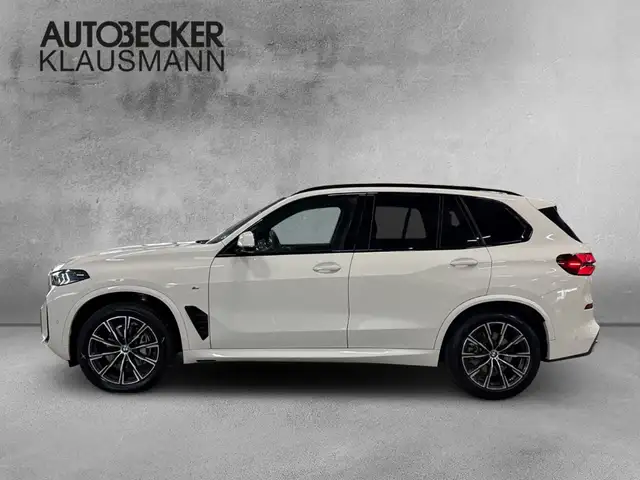 BMW X5 view 3