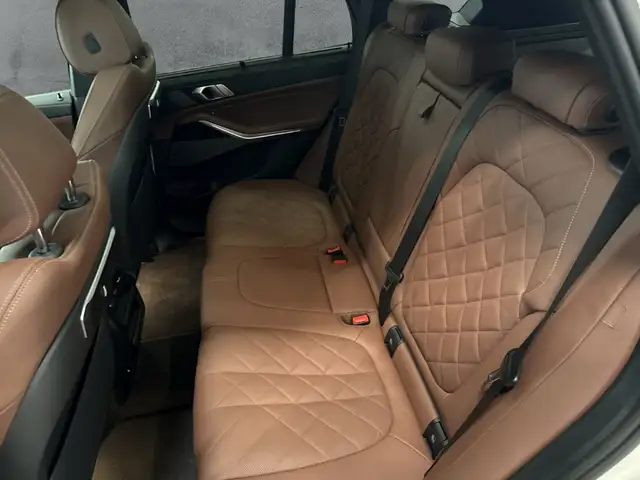 BMW X5 view 13