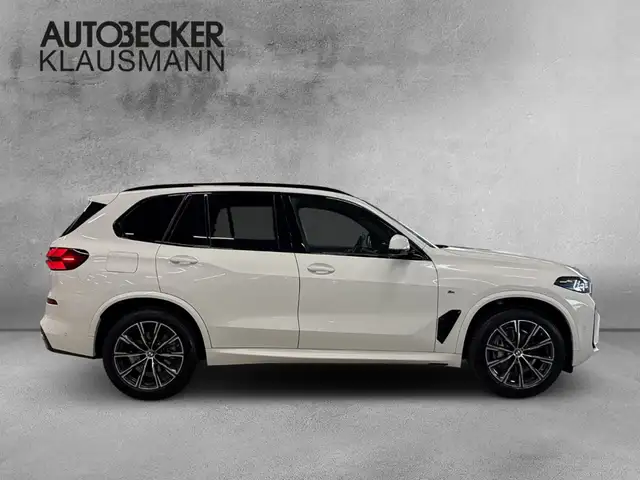 BMW X5 view 4