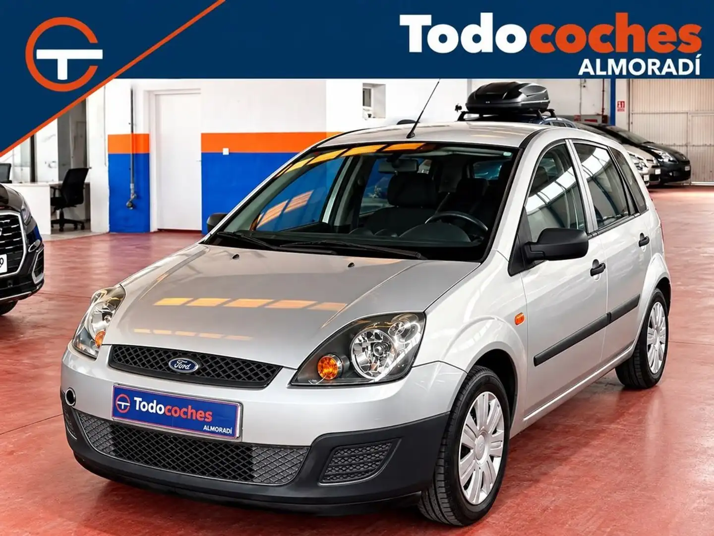 Ford Fiesta 1.3 Ambiente Gris - 1