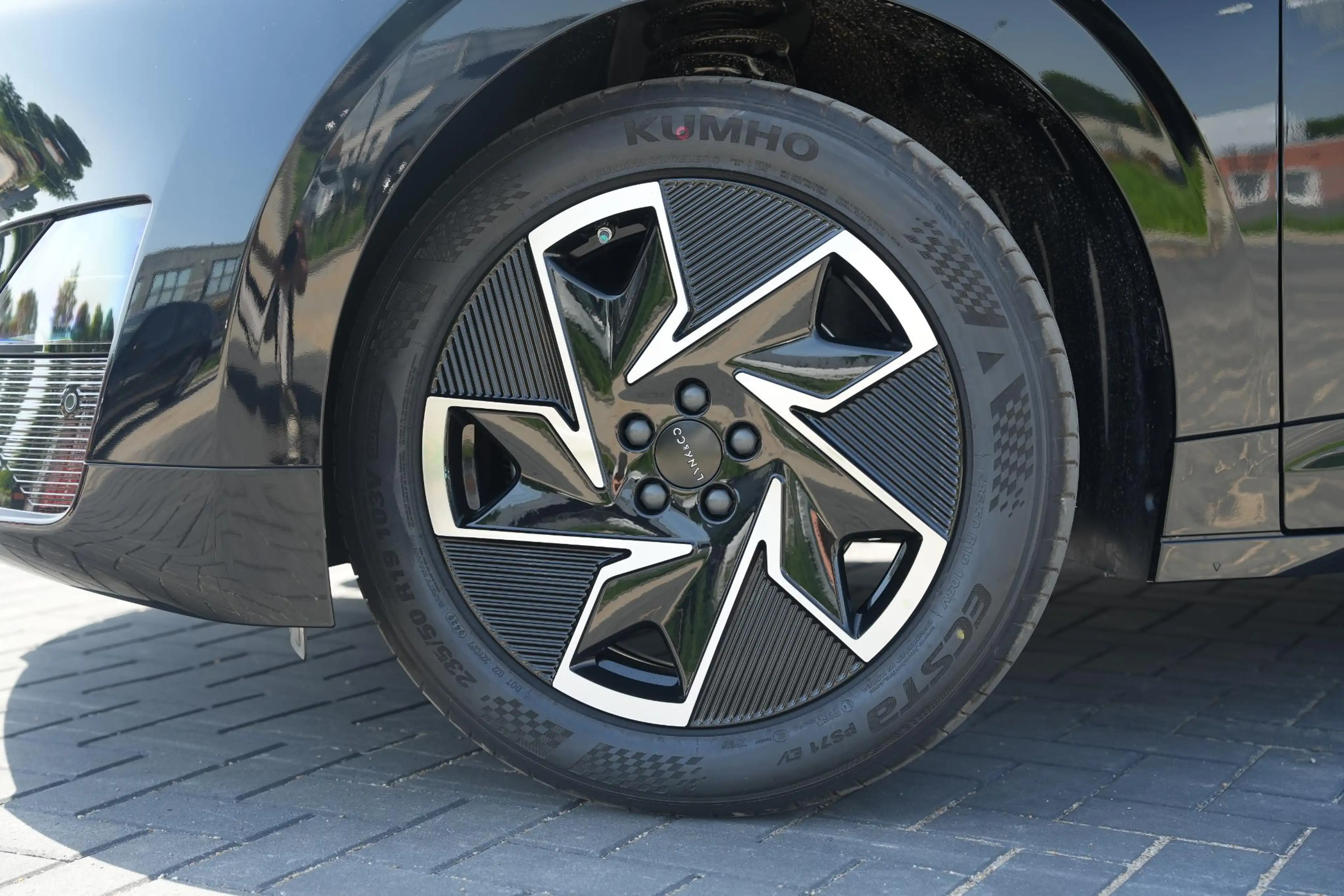 Lynk & Co 02 Core 66kWh 272PK RWD | 1600KG Trekgewicht | Stoelv — photo 6