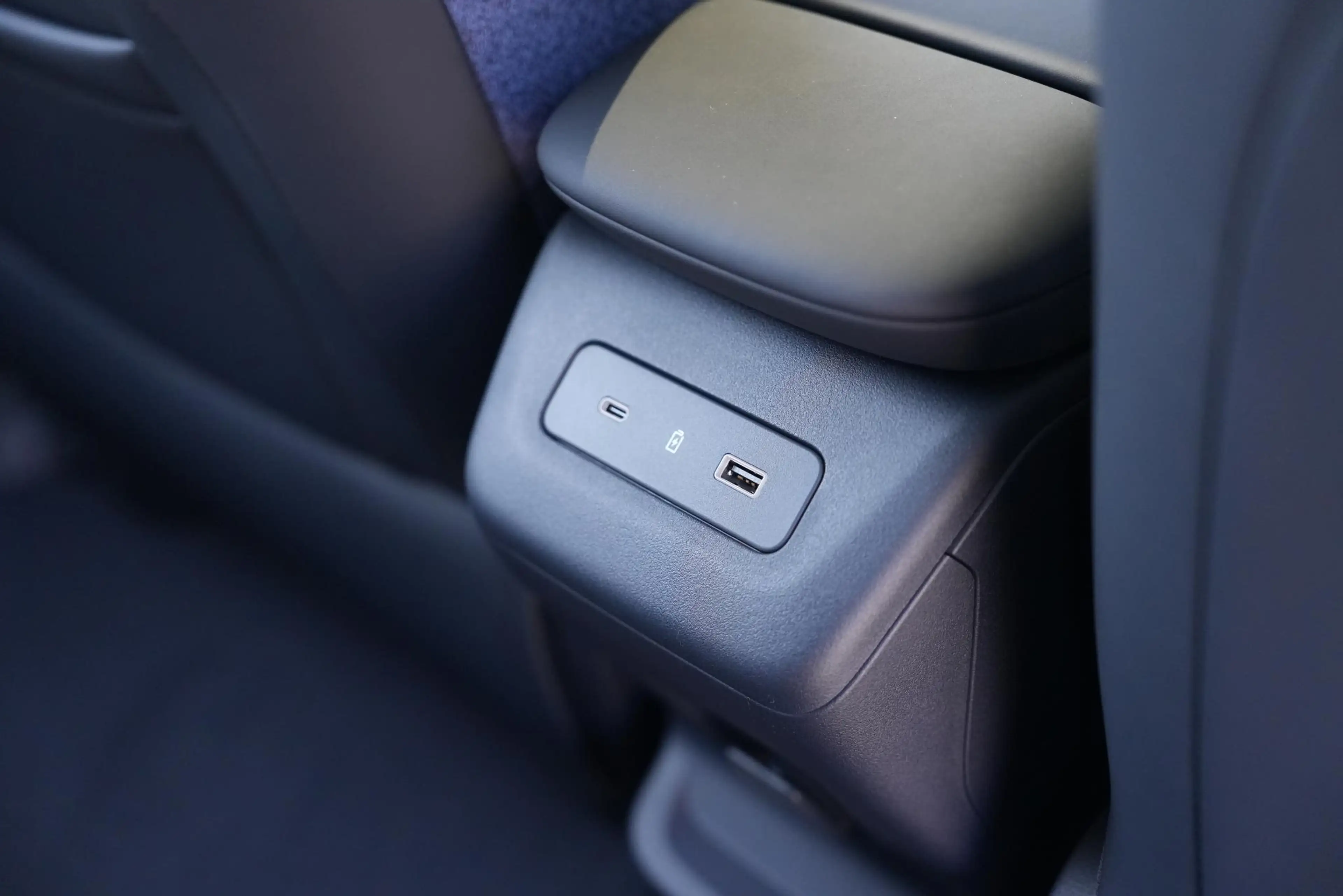Lynk & Co 02 Core 66kWh 272PK RWD | 1600KG Trekgewicht | Stoelv — photo 9