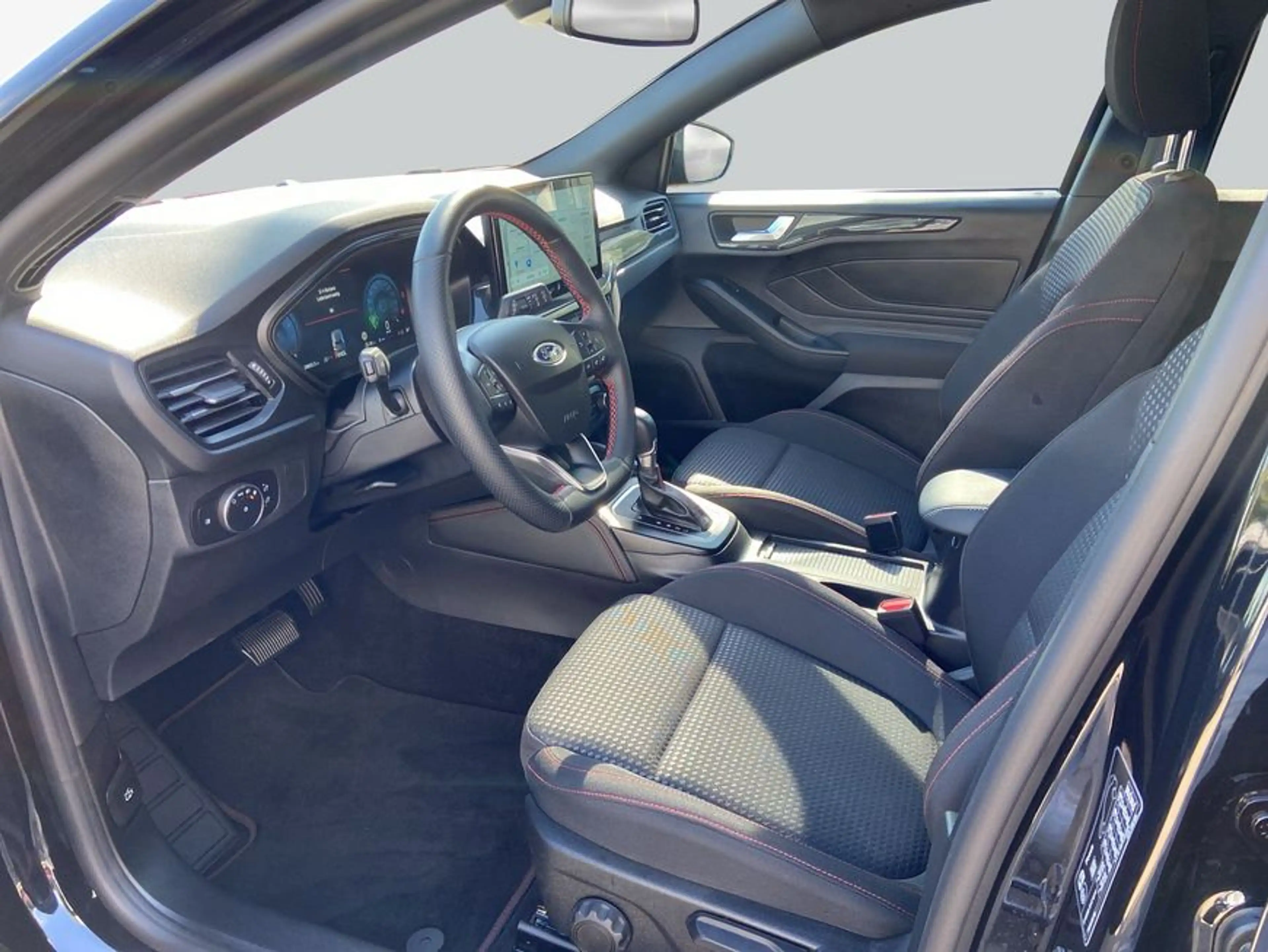 Ford Focus 1.0 EcoB. ST-LINE X *Pano/ LED Scheinw.* — photo 9