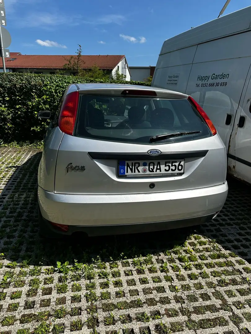 Ford Focus Focus Ambiente Silber - 2