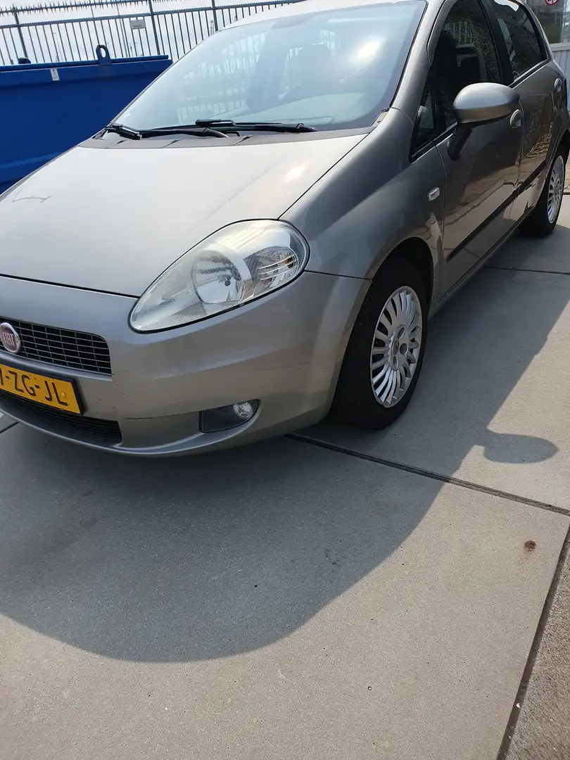 Fiat Punto Punto 1.2 Dynamic Grijs - 2