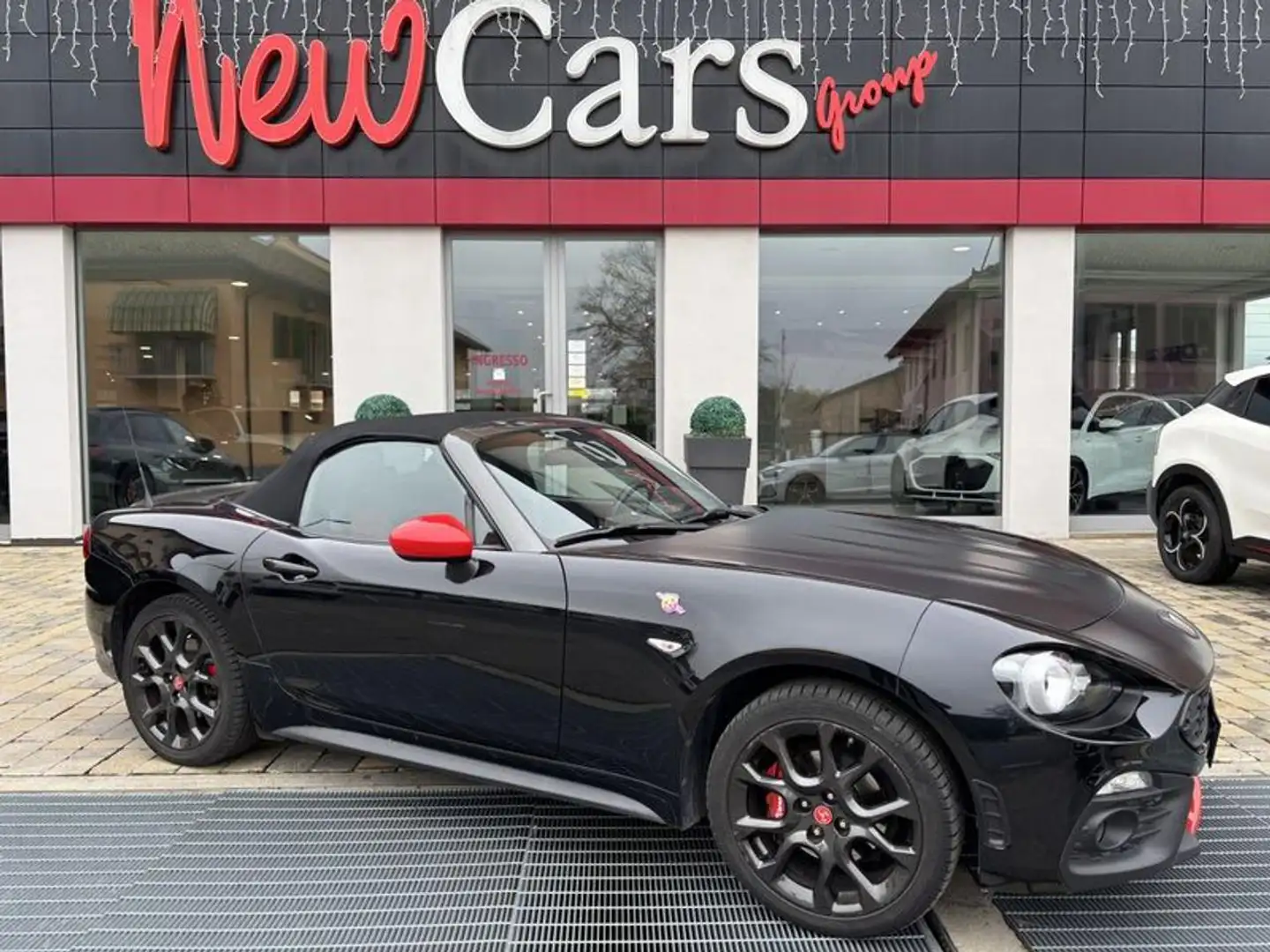 Abarth 124 Spider 1.4 Turbo MultiAir 170 CV CABRIO Noir - 1