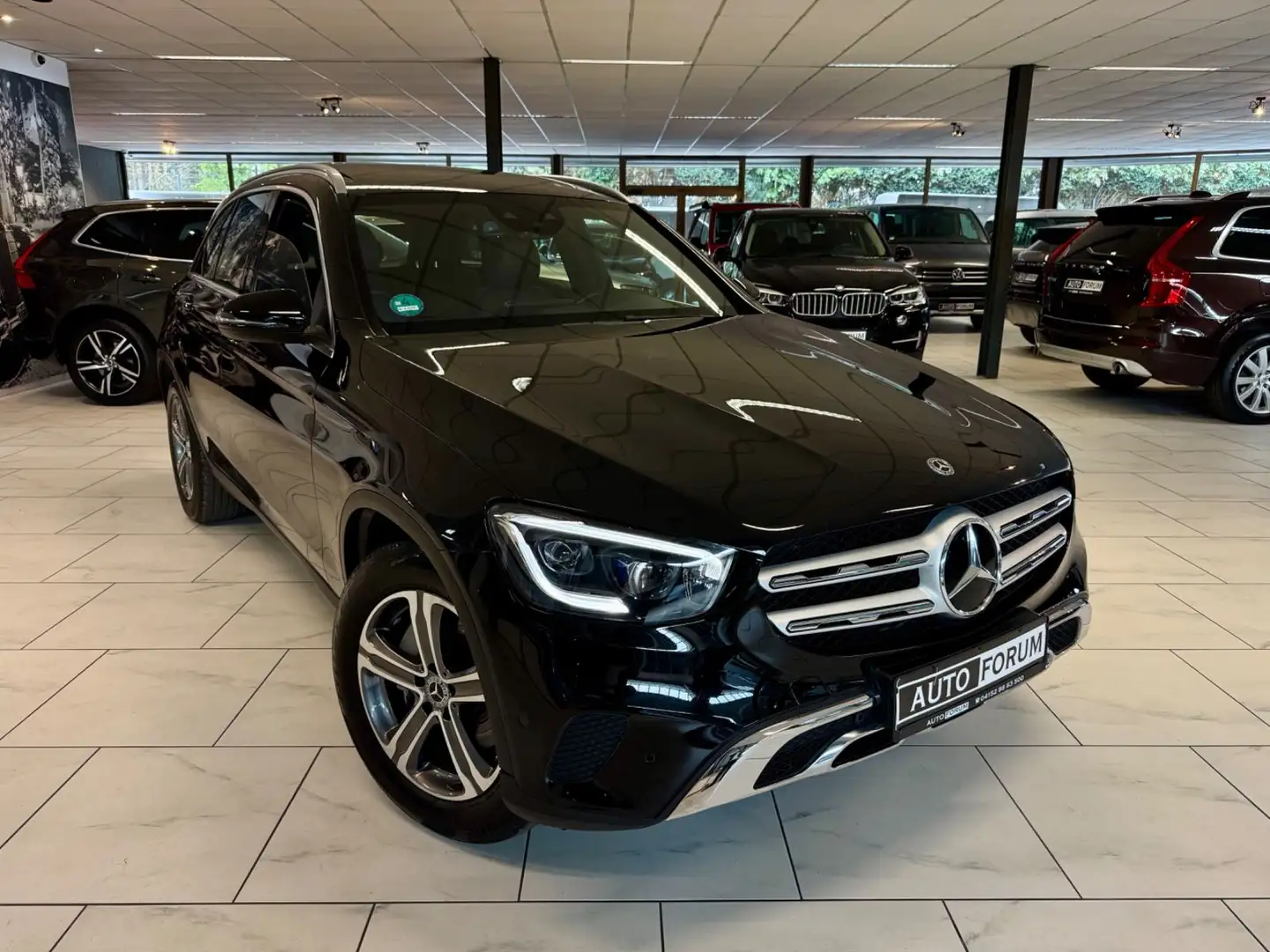 Mercedes-Benz GLC 200 4M LEDER LED AHK NAVI PANORAMA SHZ PDC Schwarz - 2