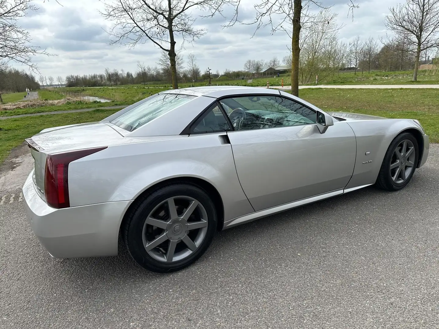 Cadillac XLR V 8 Convertible Grau - 1