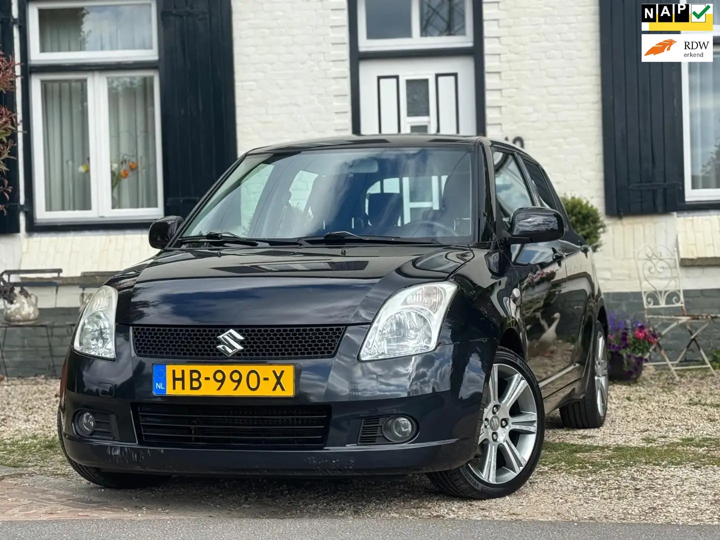 Suzuki Swift 1.3 Bandit|Keyless|Clima|5DRS|Stoelverwarming| Noir - 1