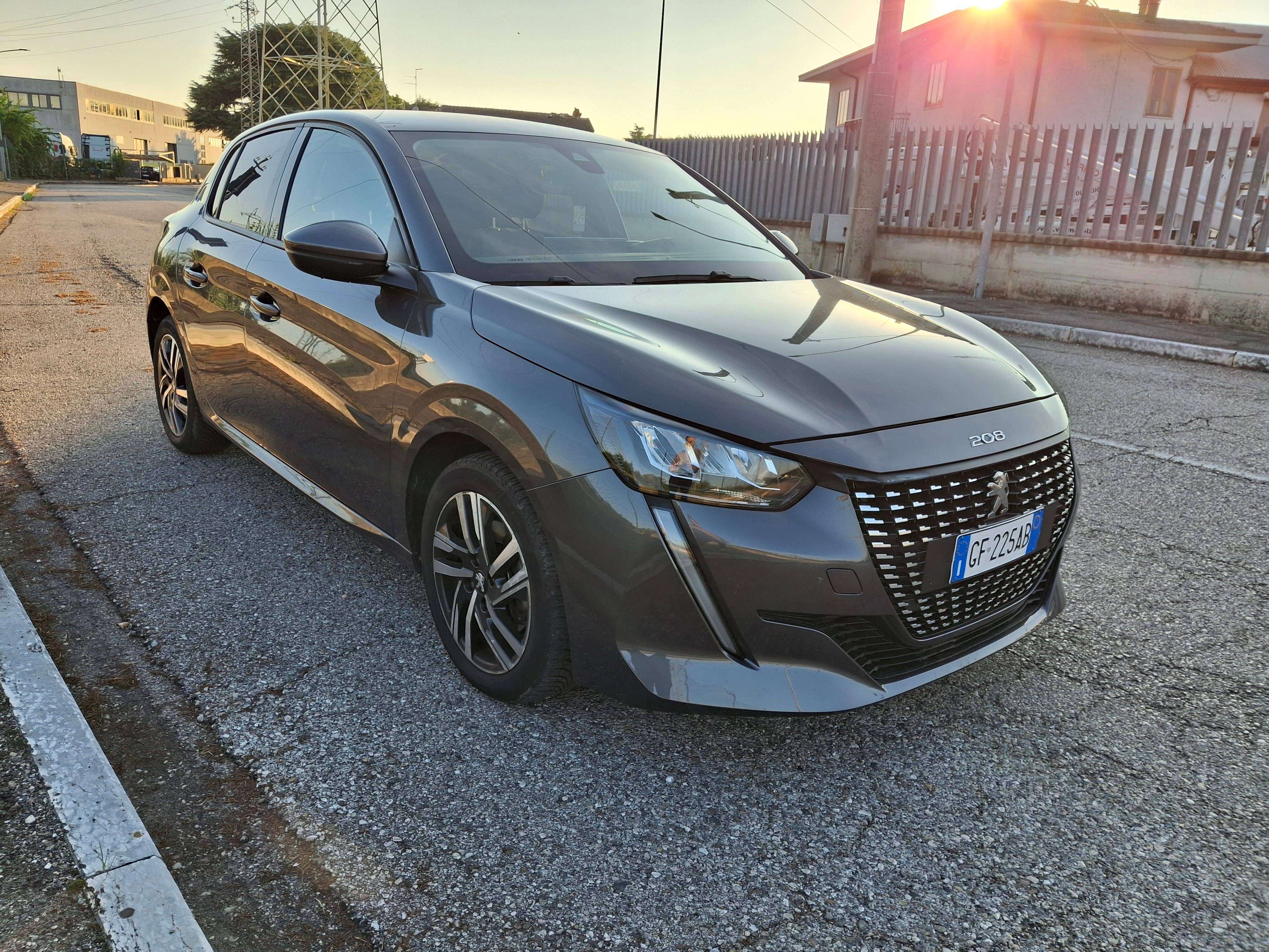 Peugeot 208