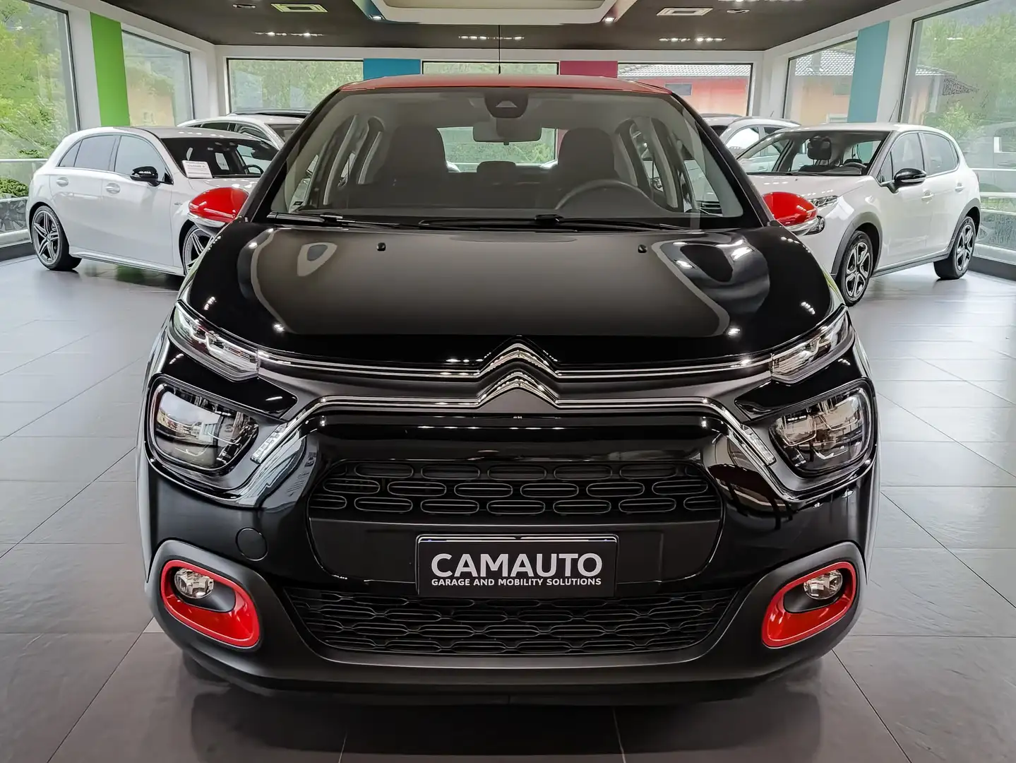 Citroen C3 C3 1.2 Turbo 110cv Shine Zwart - 2