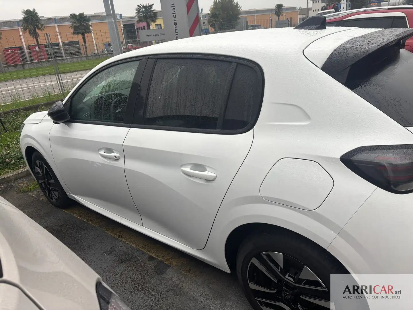 Peugeot 208 208 Hybrid 136 e-DCS6 Allure Bianco - 2