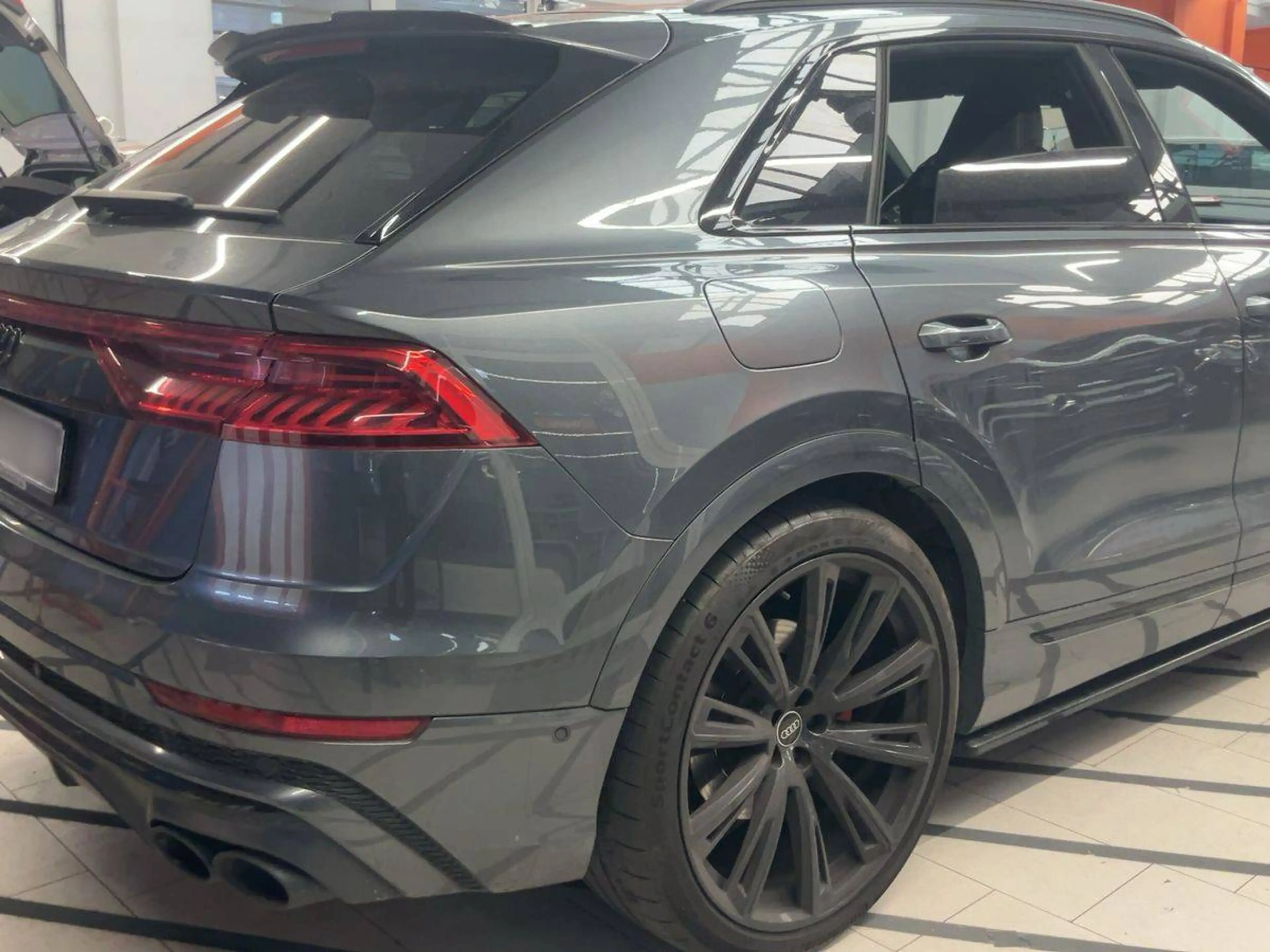 Audi SQ8 4.0 TFSI quattro — photo 3