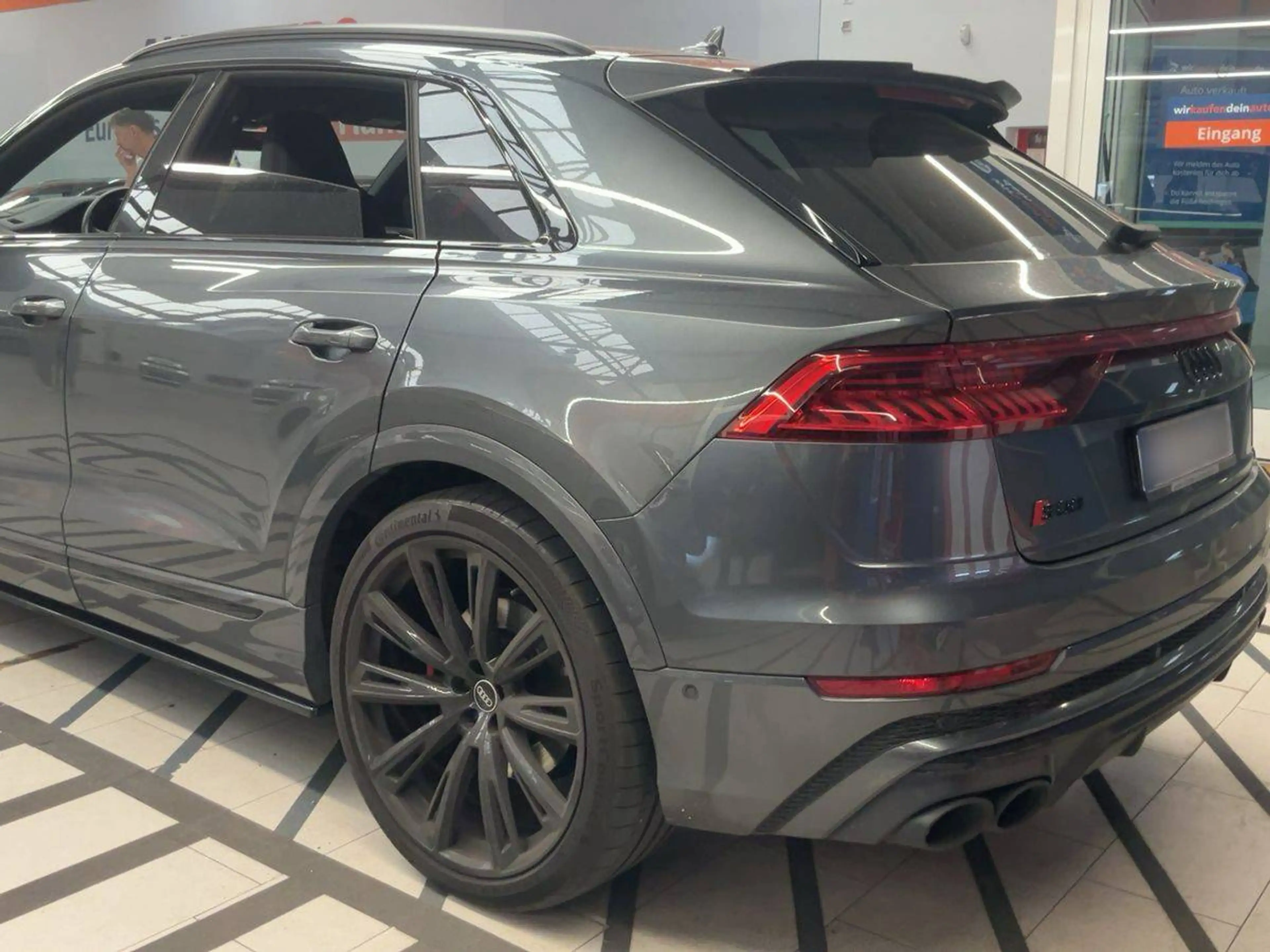Audi SQ8 4.0 TFSI quattro — photo 2